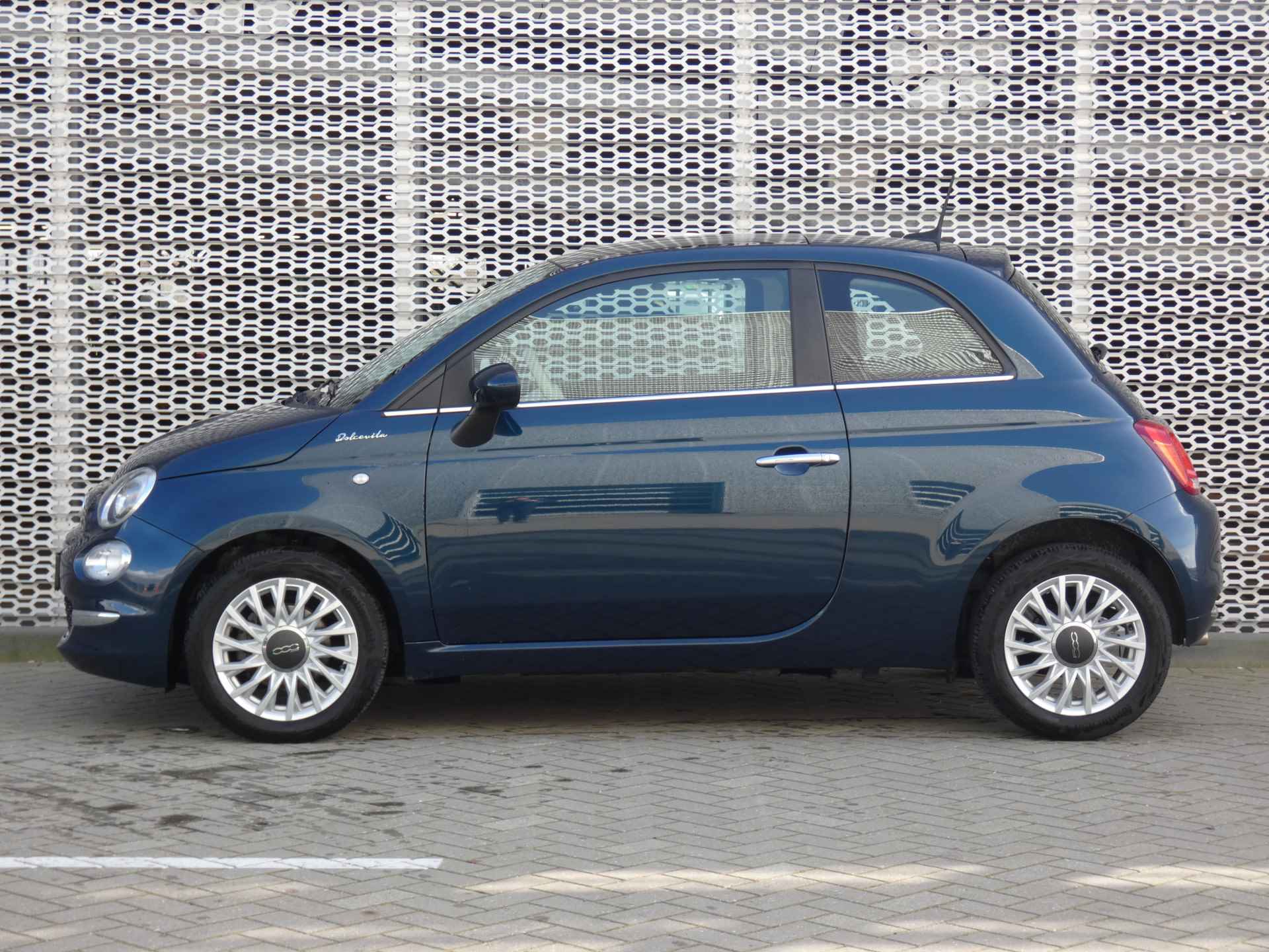 Fiat 500 1.0 Hybrid Dolcevita ! Panoramadak | Cruise Control | Parkerhulp | Apple Carplay ! - 9/30