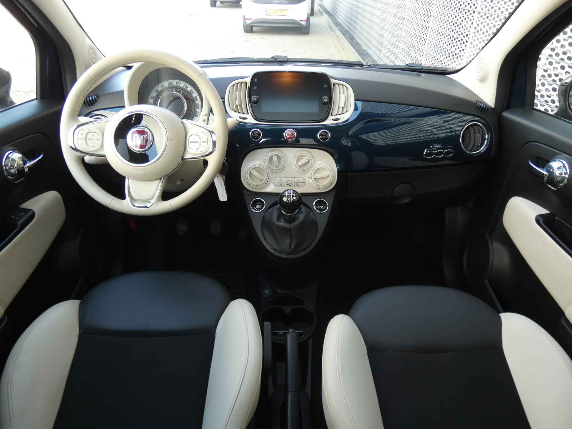 Fiat 500 1.0 Hybrid Dolcevita ! Panoramadak | Cruise Control | Parkerhulp | Apple Carplay ! - 10/30