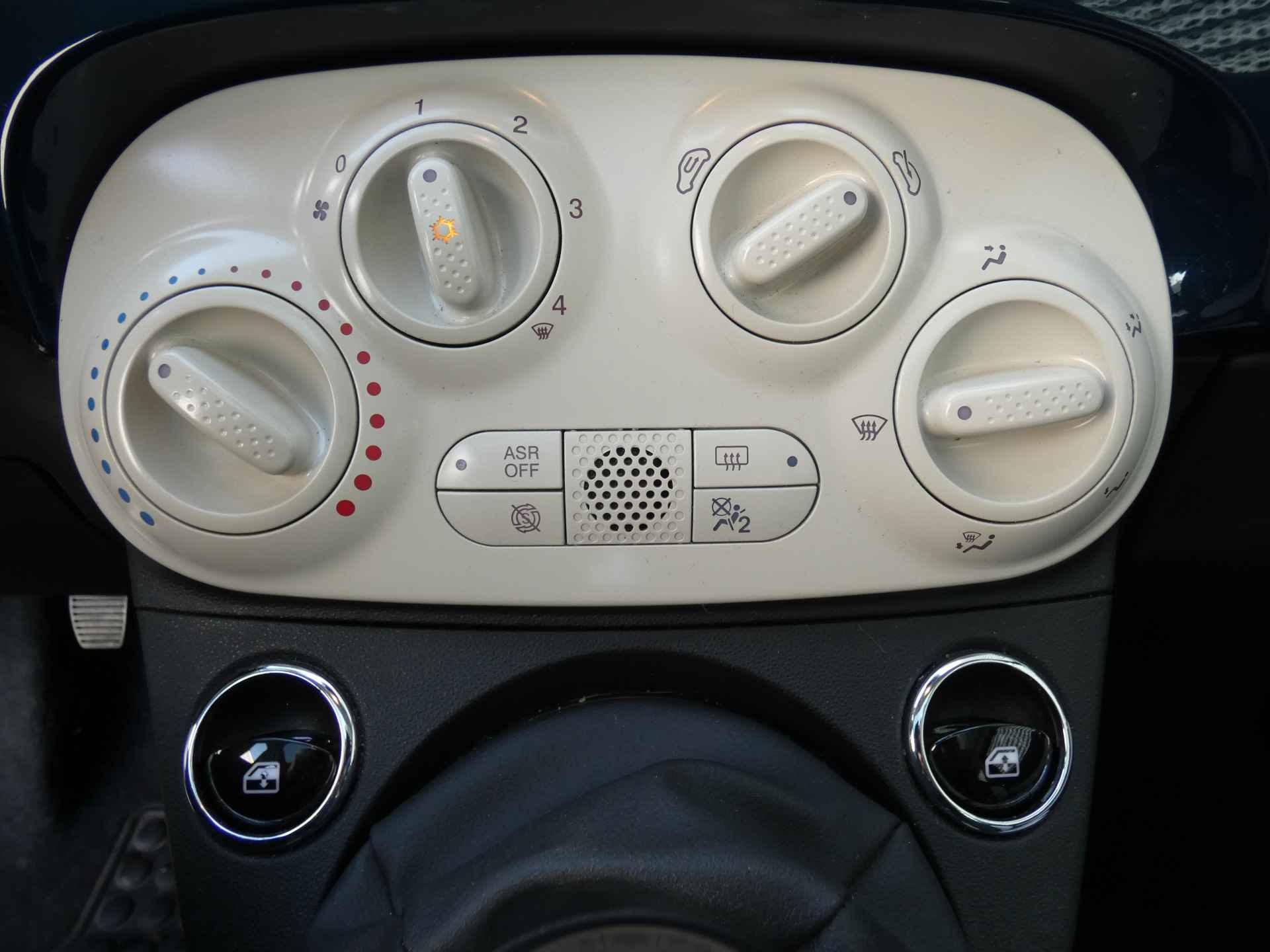 Fiat 500 1.0 Hybrid Dolcevita ! Panoramadak | Cruise Control | Parkerhulp | Apple Carplay ! - 20/30