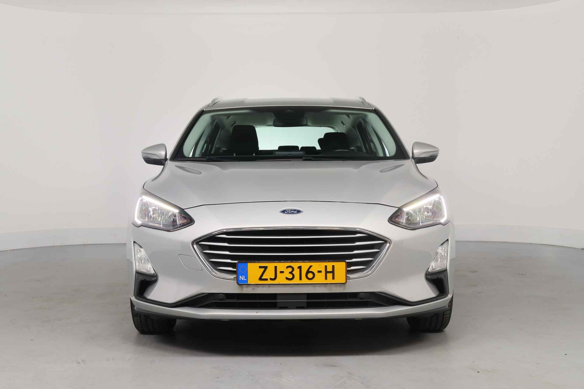 Ford FOCUS Wagon 1.0 EcoBoost Trend Edition Business | Dealer Onderhouden! | Navigatie | Airco | Parkeersensoren V+A | Cruise control | Lichtmeta - 2/33