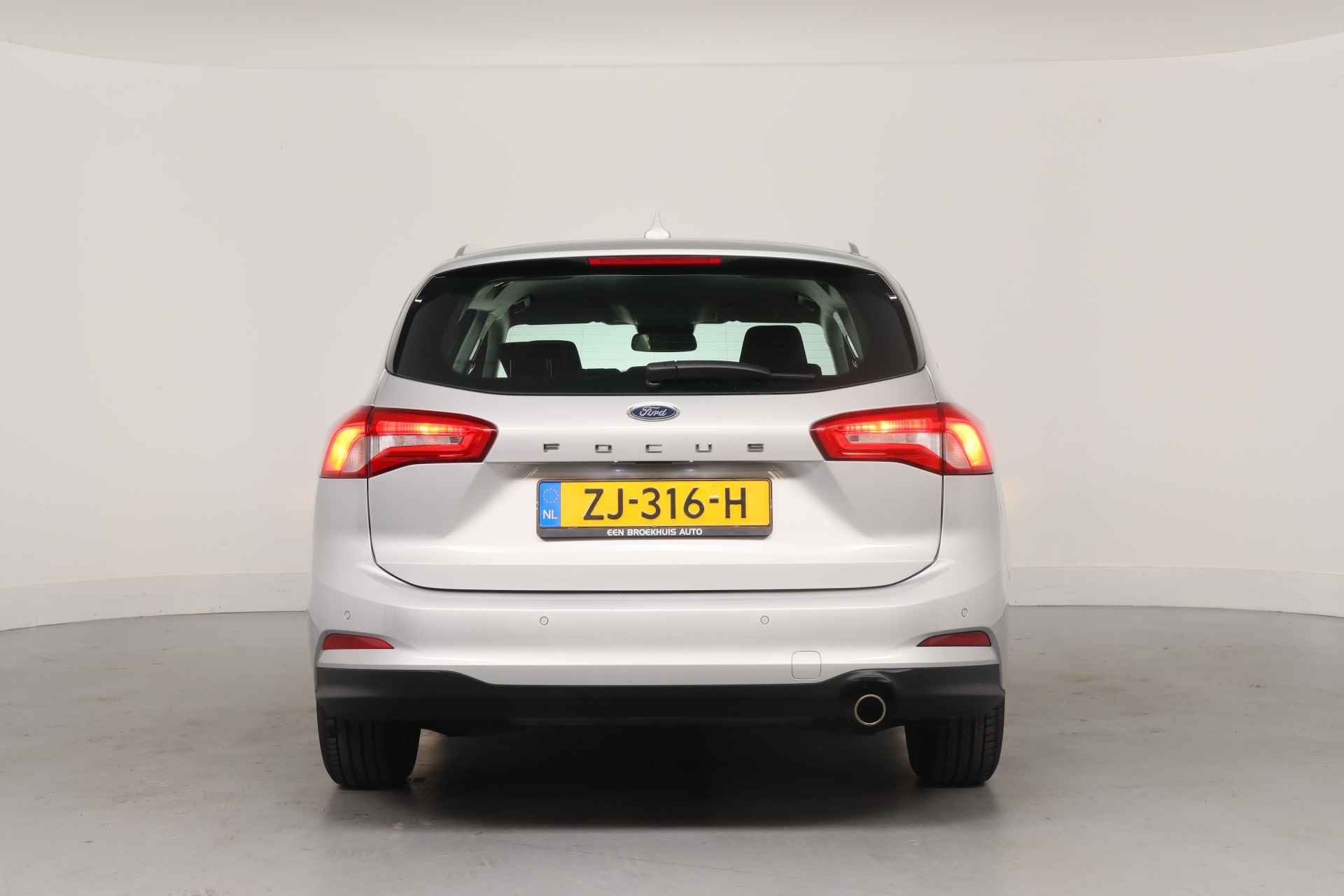 Ford FOCUS Wagon 1.0 EcoBoost Trend Edition Business | Dealer Onderhouden! | Navigatie | Airco | Parkeersensoren V+A | Cruise control | Lichtmeta - 4/33