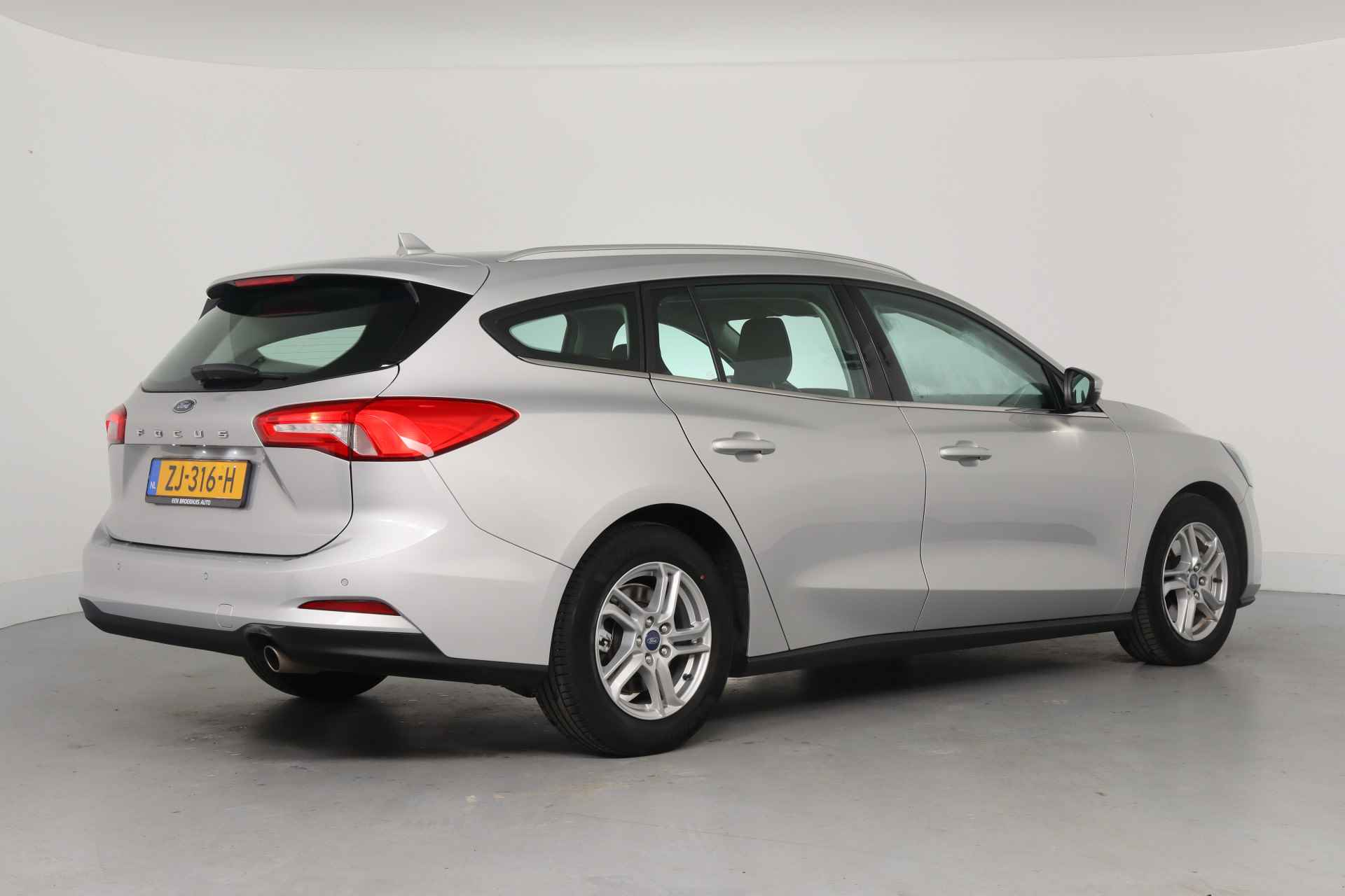 Ford FOCUS Wagon 1.0 EcoBoost Trend Edition Business | Dealer Onderhouden! | Navigatie | Airco | Parkeersensoren V+A | Cruise control | Lichtmeta - 5/33