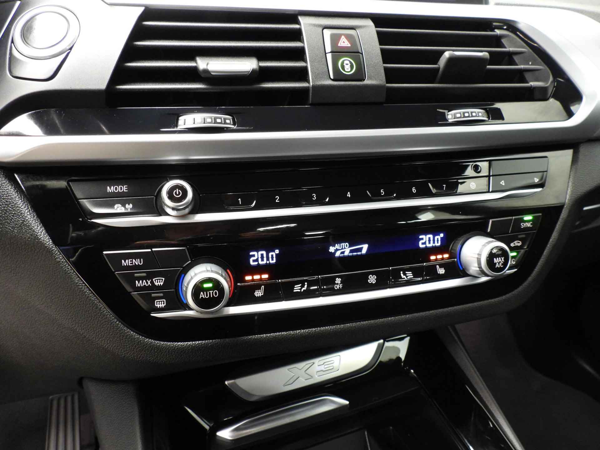 BMW X3 xDrive30e | LED | Leder | HUD | Trekhaak | Sportstoelen | Stoelverwarming | Hifi speakers | Alu 18 inch - 14/39