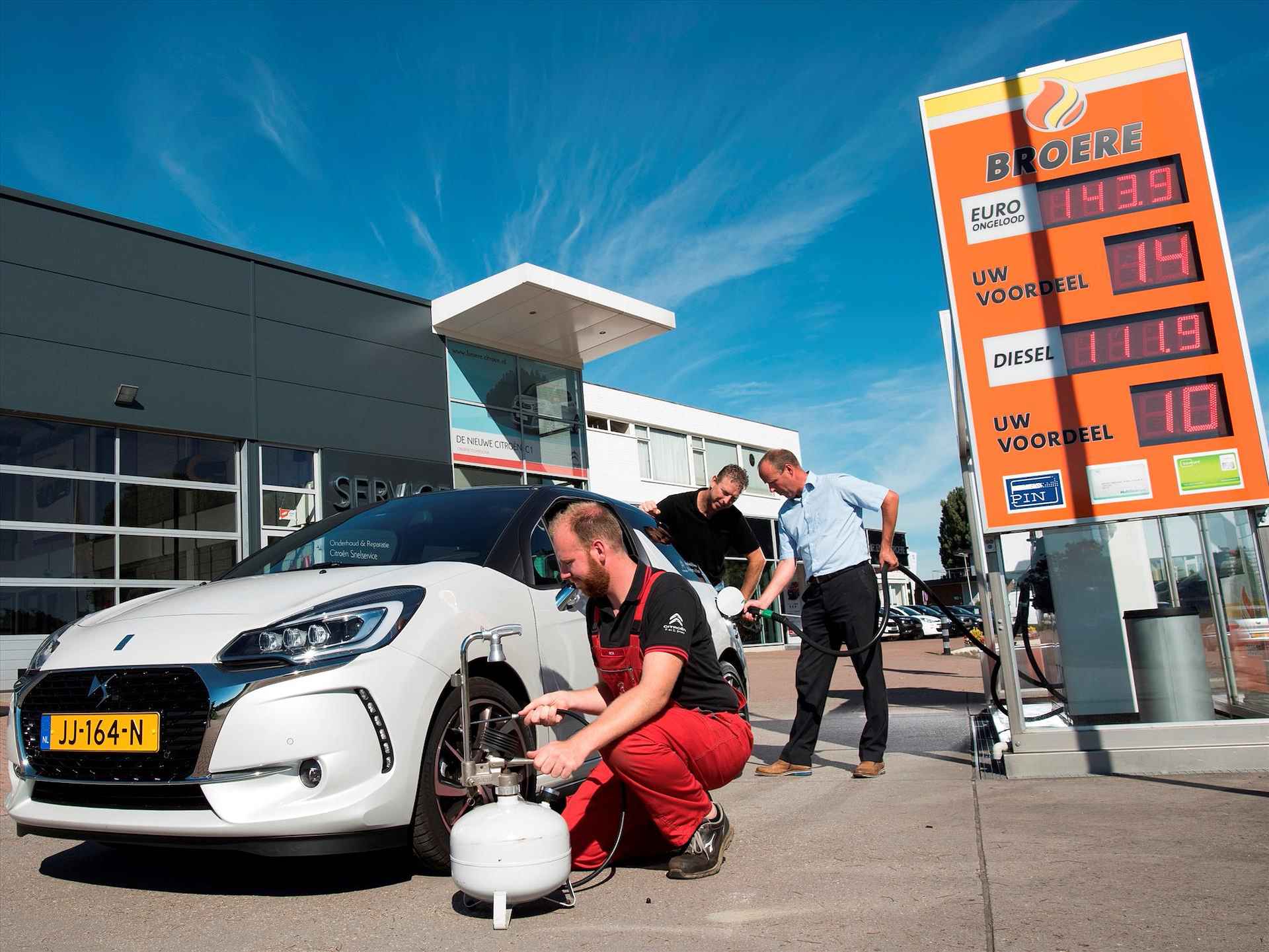 PEUGEOT 108 1.0 VTi 72pk 5D Active | airconditioning, toerenteller, elek. ramen, radio met bluetooth, usb en aux, getinte ramen achter, led dagrijverlichting - 45/48