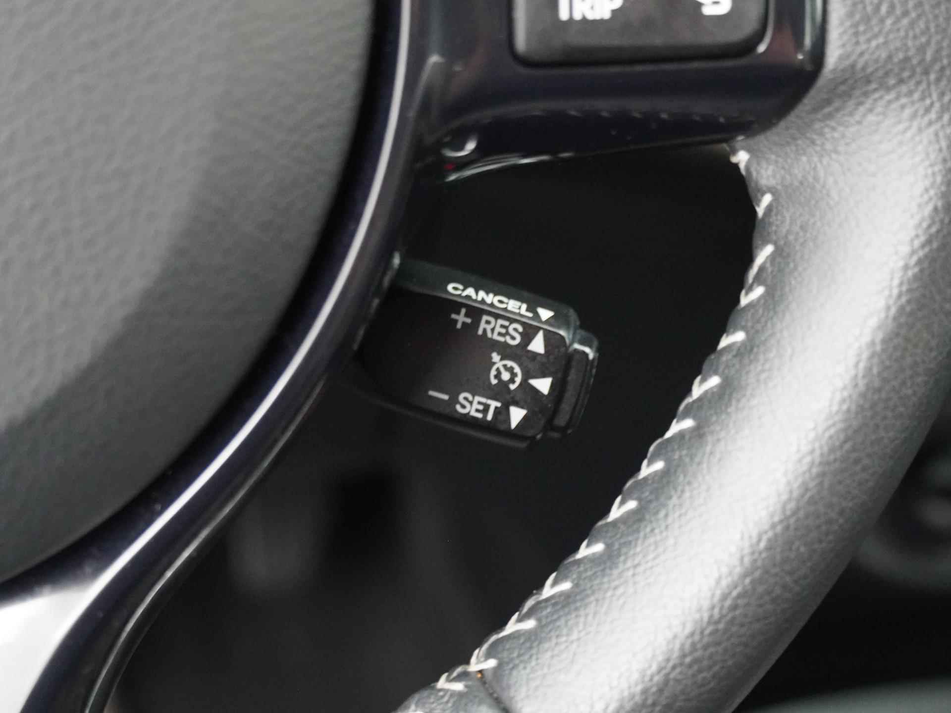 Toyota Yaris 1.5 Hybrid Design Sport | Lichtmetalen velgen | All season banden | Camera | Cruise controle | - 17/26