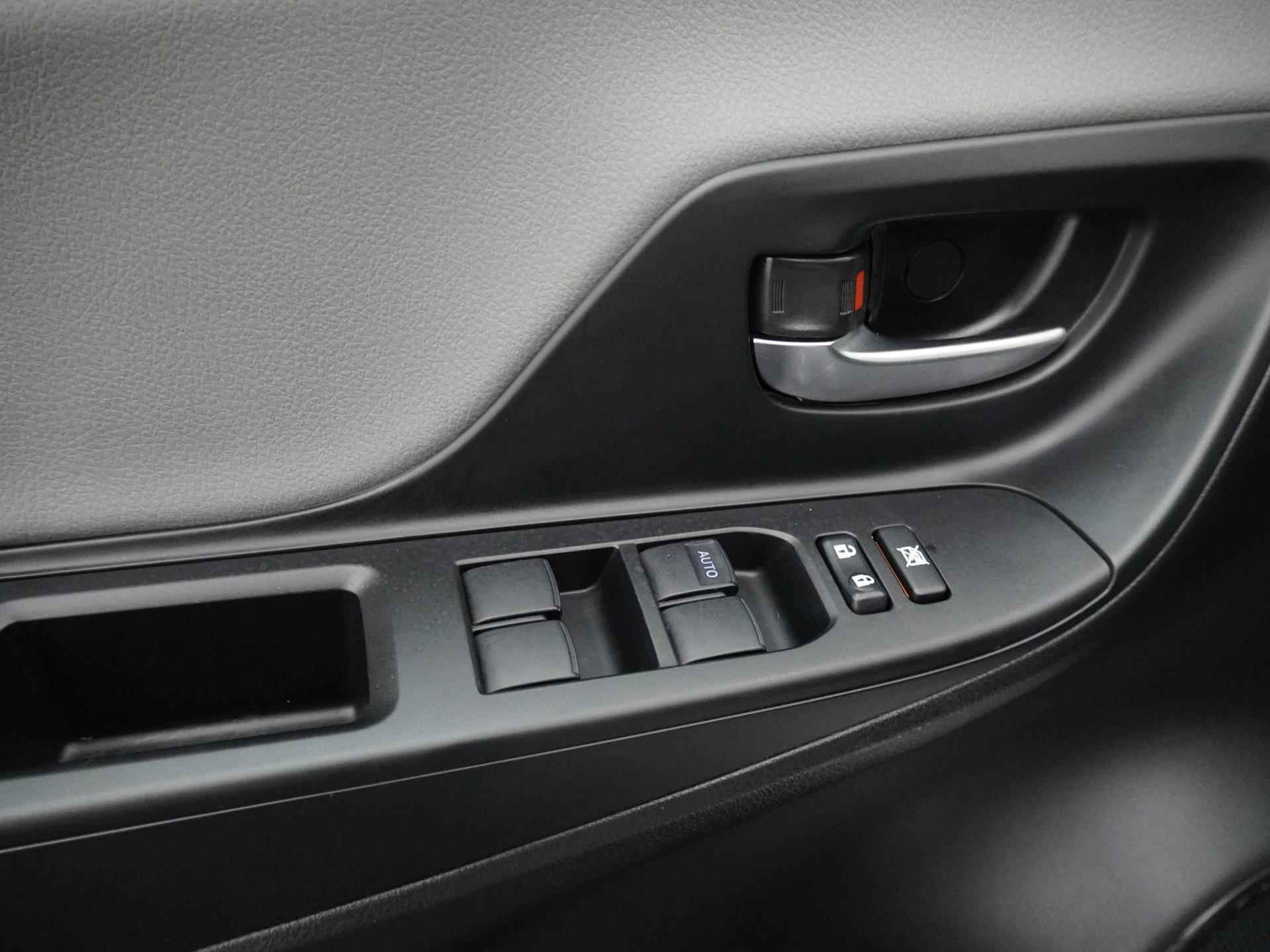 Toyota Yaris 1.5 Hybrid Design Sport | Lichtmetalen velgen | All season banden | Camera | Cruise controle | - 24/26