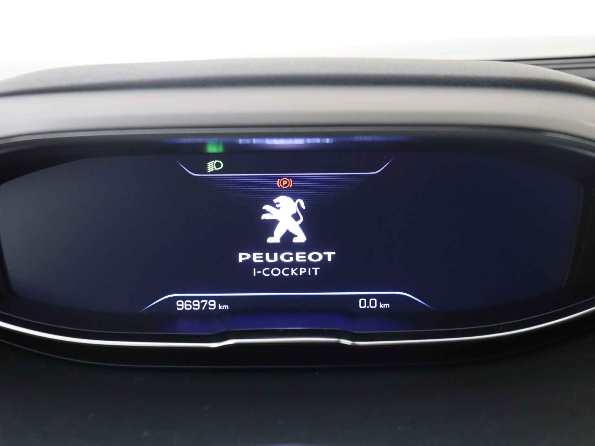 Peugeot 3008 1.2 PureTech Allure 130 pk | Trekhaak | Climate Control | Navigatie by App - 8/28