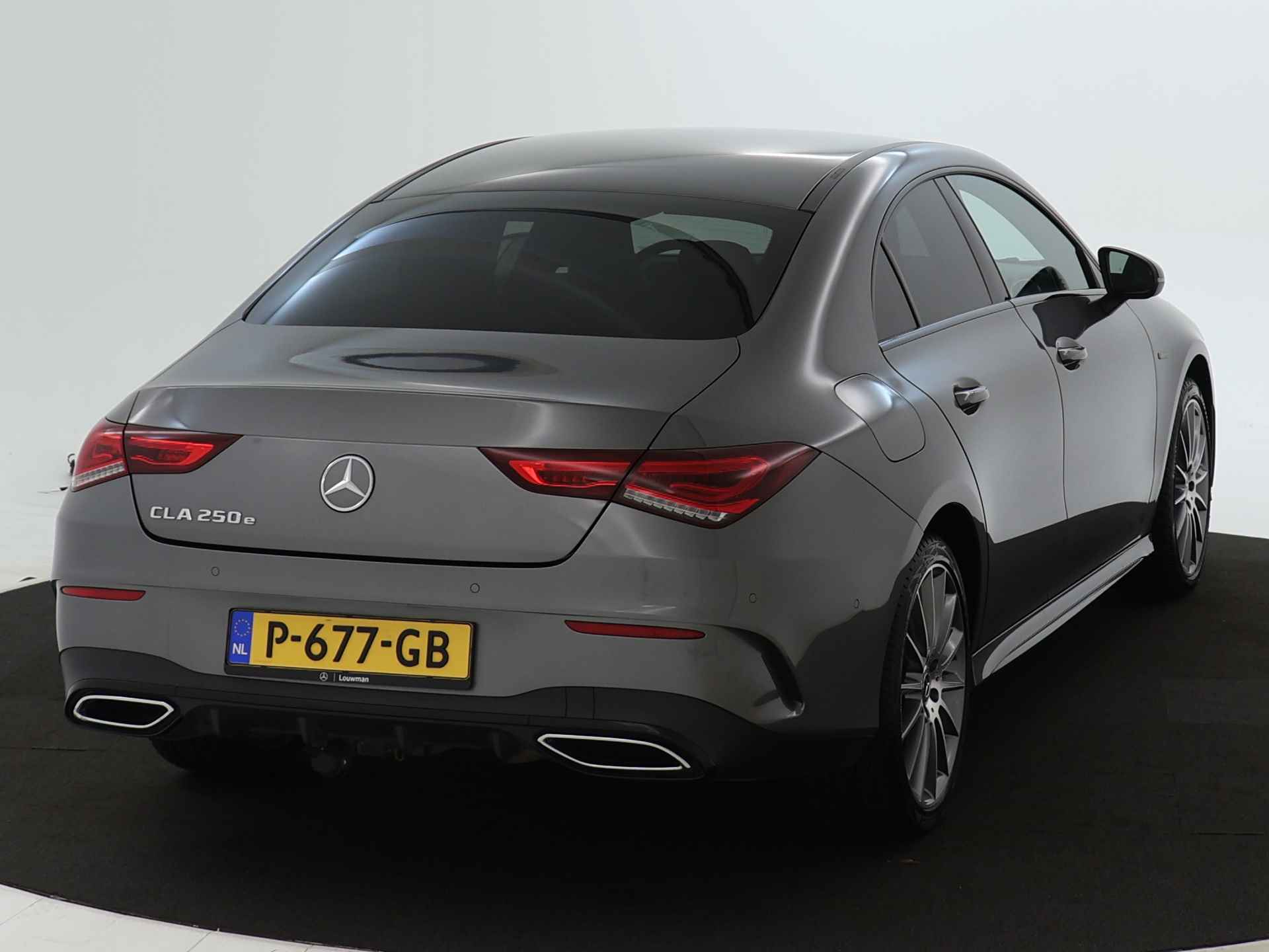 Mercedes-Benz CLA-Klasse 250 e AMG Nightpakket | Sfeerverlichting | Augmented Reality | Apple CarPlay | Stoelverwarming | Parkeerpakket met Camera | Inclusief 24 maanden MB Certified garantie voor Europa. - 3/48