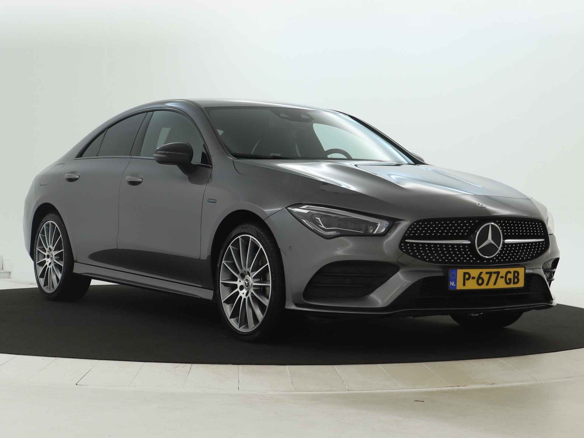 Mercedes-Benz CLA-Klasse 250 e AMG Nightpakket | Sfeerverlichting | Augmented Reality | Apple CarPlay | Stoelverwarming | Parkeerpakket met Camera | Inclusief 24 maanden MB Certified garantie voor Europa. - 16/48