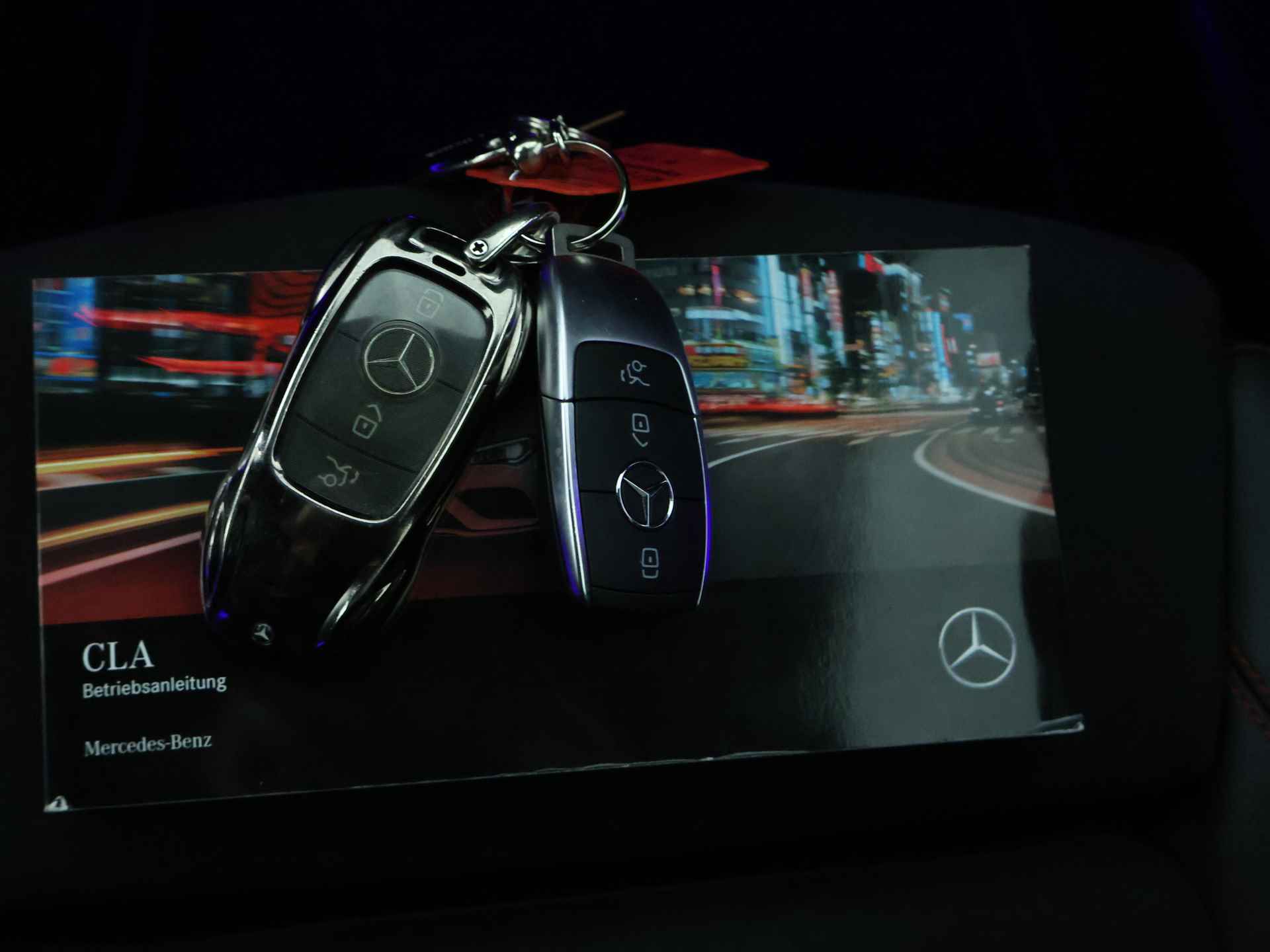 Mercedes-Benz CLA-Klasse 250 e AMG Nightpakket | Sfeerverlichting | Augmented Reality | Apple CarPlay | Stoelverwarming | Parkeerpakket met Camera | Inclusief 24 maanden MB Certified garantie voor Europa. - 25/48