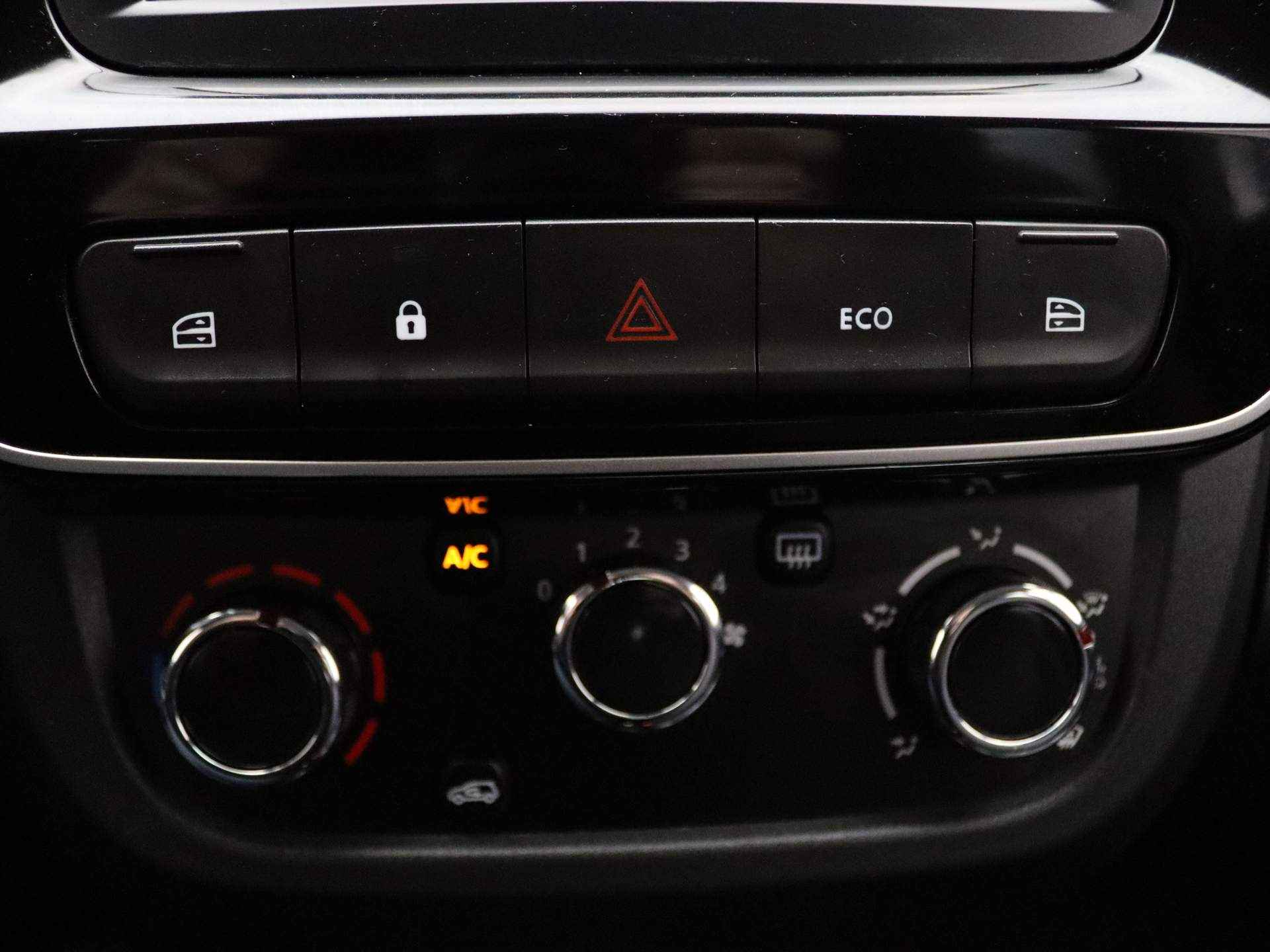 Dacia Spring Expression 27 kWh Airco | Camera | Carplay | Navi | Parksens. achter - 16/30