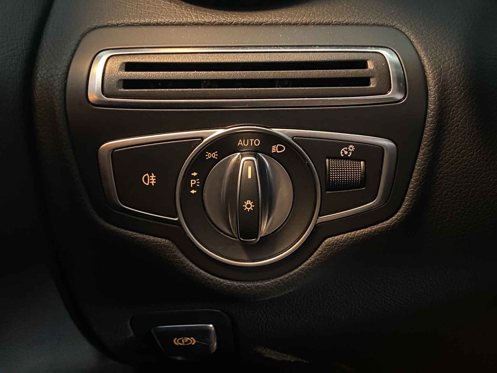 Mercedes-Benz C-Klasse Estate 180 Premium | Automaat | Navigatie | Bluetooth | Climate control | Pano-dak | - 32/46