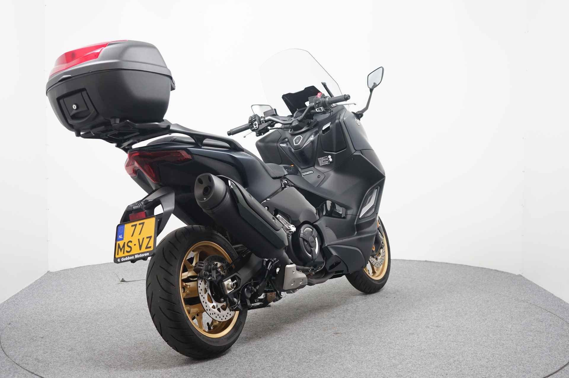 Yamaha T-MAX 560 TECH MAX - 8/14