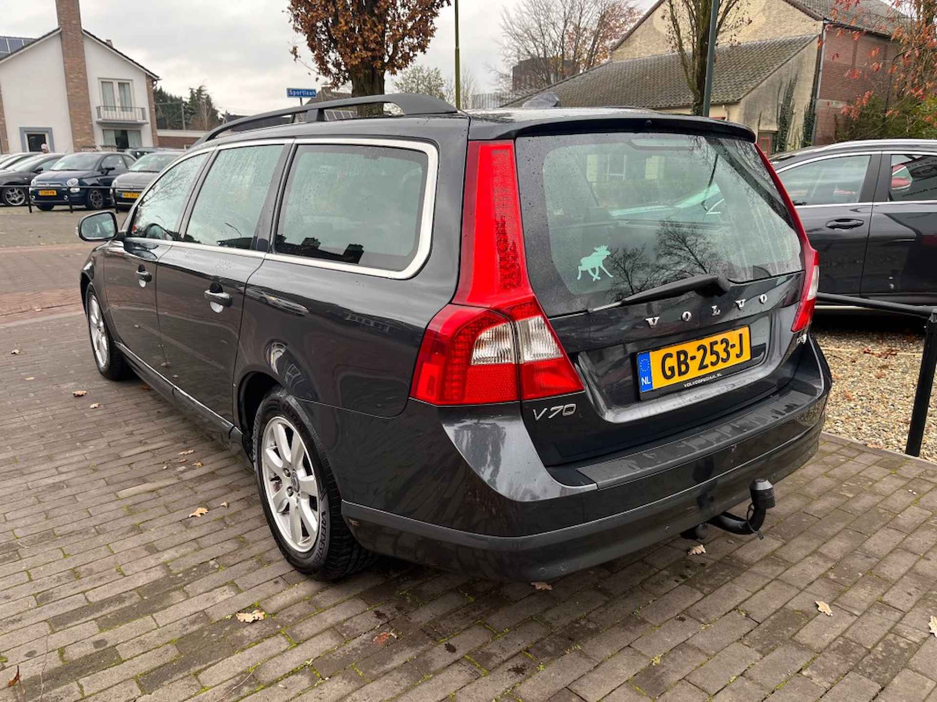 VOLVO V70 1.6D DRIVE / NAVI / TREKHAAK / PDC / CRUISE CTR. / AIRCO-ECC - 4/17