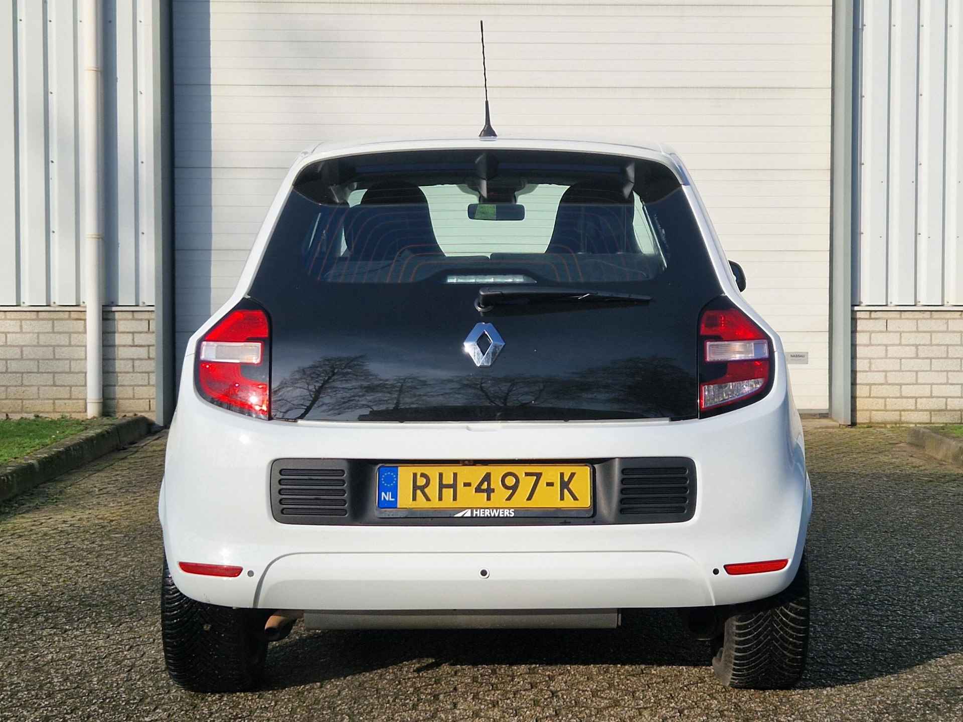 Renault Twingo 1.0 SCe Intens Automaat / Volledig Onderhouden / All Season Banden / Apple Carplay / Android Auto / Navigatie / Achterruitrijcamera / - 24/34