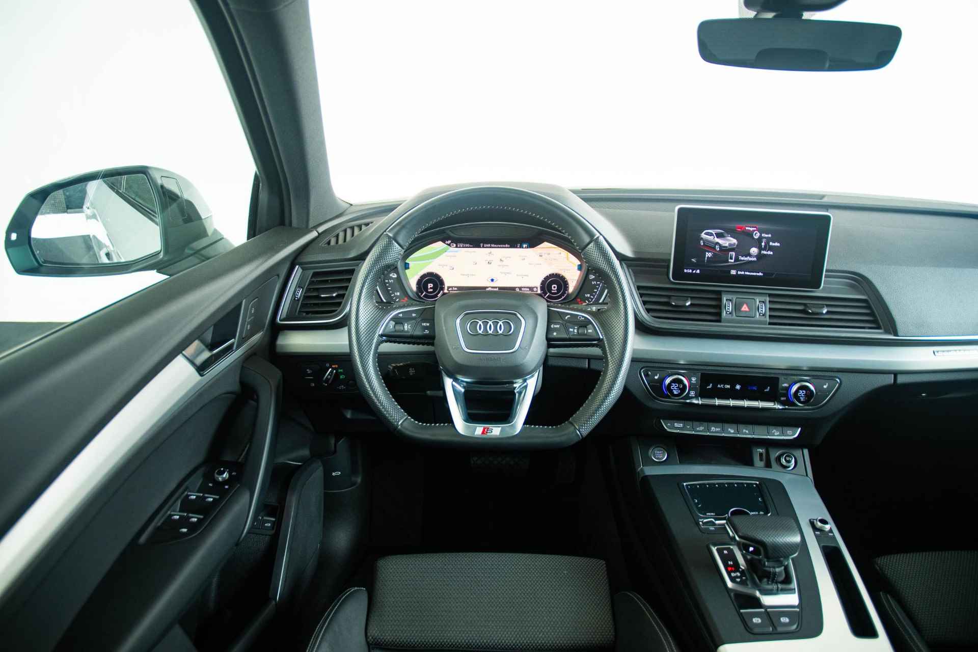 Audi Q5 50 TFSI e quattro S edition Panoramadak - Comfortsleutel - Matrix LED Koplampen - Assistentiepakket City en Parking - Cruise Control - 27/52