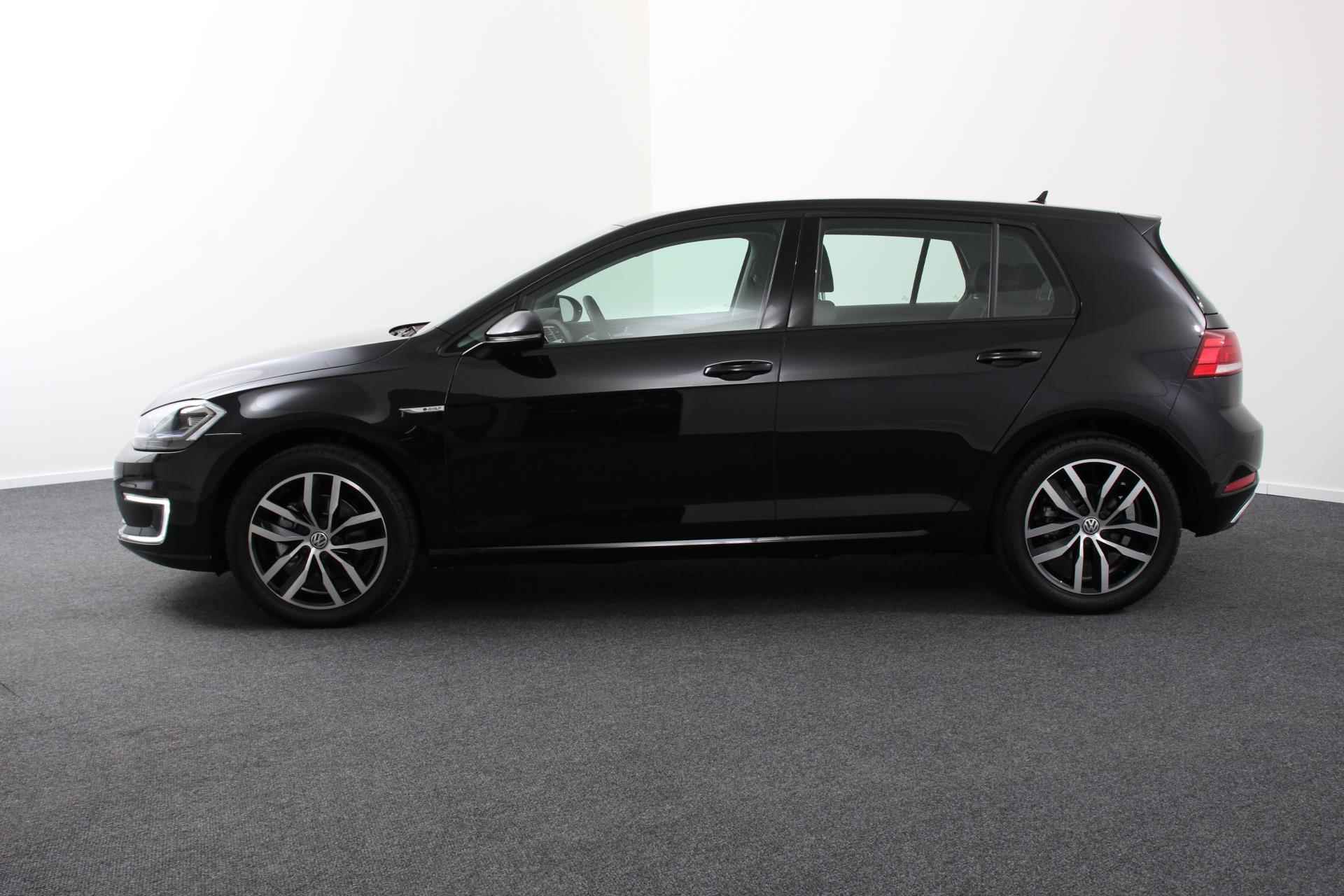 Volkswagen e-Golf e-Golf  | Navigatie | Climate Control | Virtuele Cockpit | Camera | Keyless | Stoelverwarming | Parkeer Sensoren | Cruise Control Adaptive | Lichtmetalen velgen 17" - 4/31