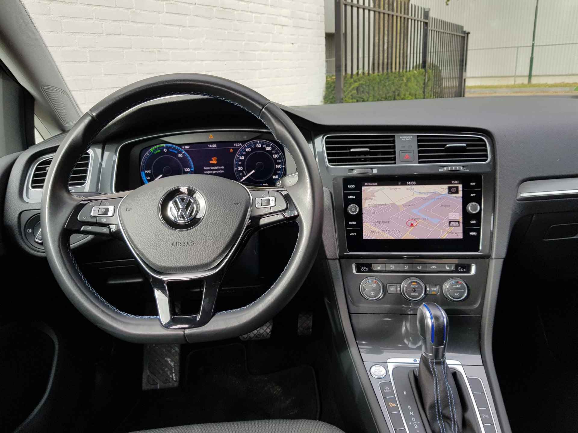 Volkswagen e-Golf e-Golf  | Navigatie | Climate Control | Virtuele Cockpit | Camera | Keyless | Stoelverwarming | Parkeer Sensoren | Cruise Control Adaptive | Lichtmetalen velgen 17" - 8/31