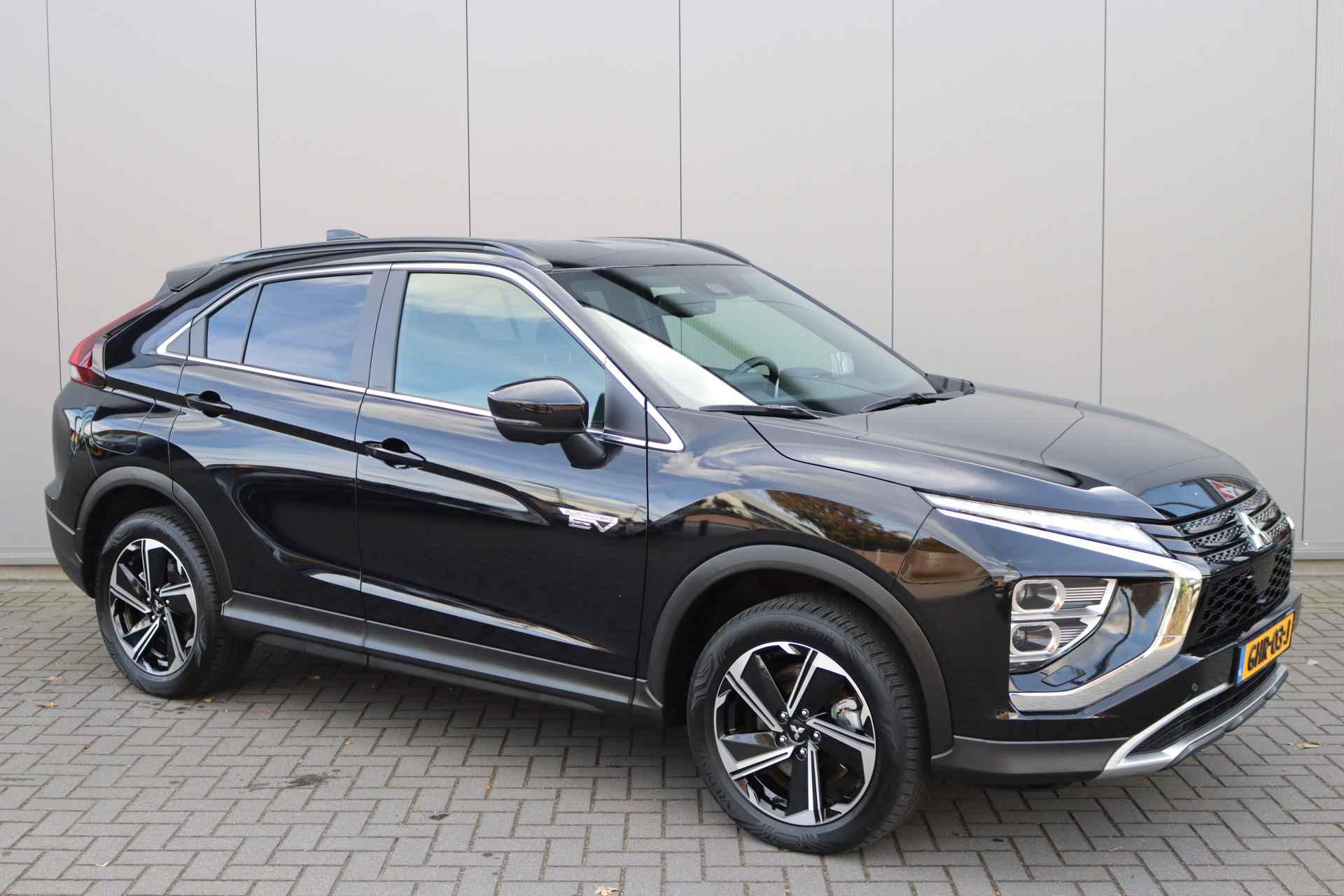 Mitsubishi Eclipse Cross 2.4 PHEV Intense+ 1500KG-trekgewicht/Navigatie/Head-up/Winter-pack/Standkachel - 2/34