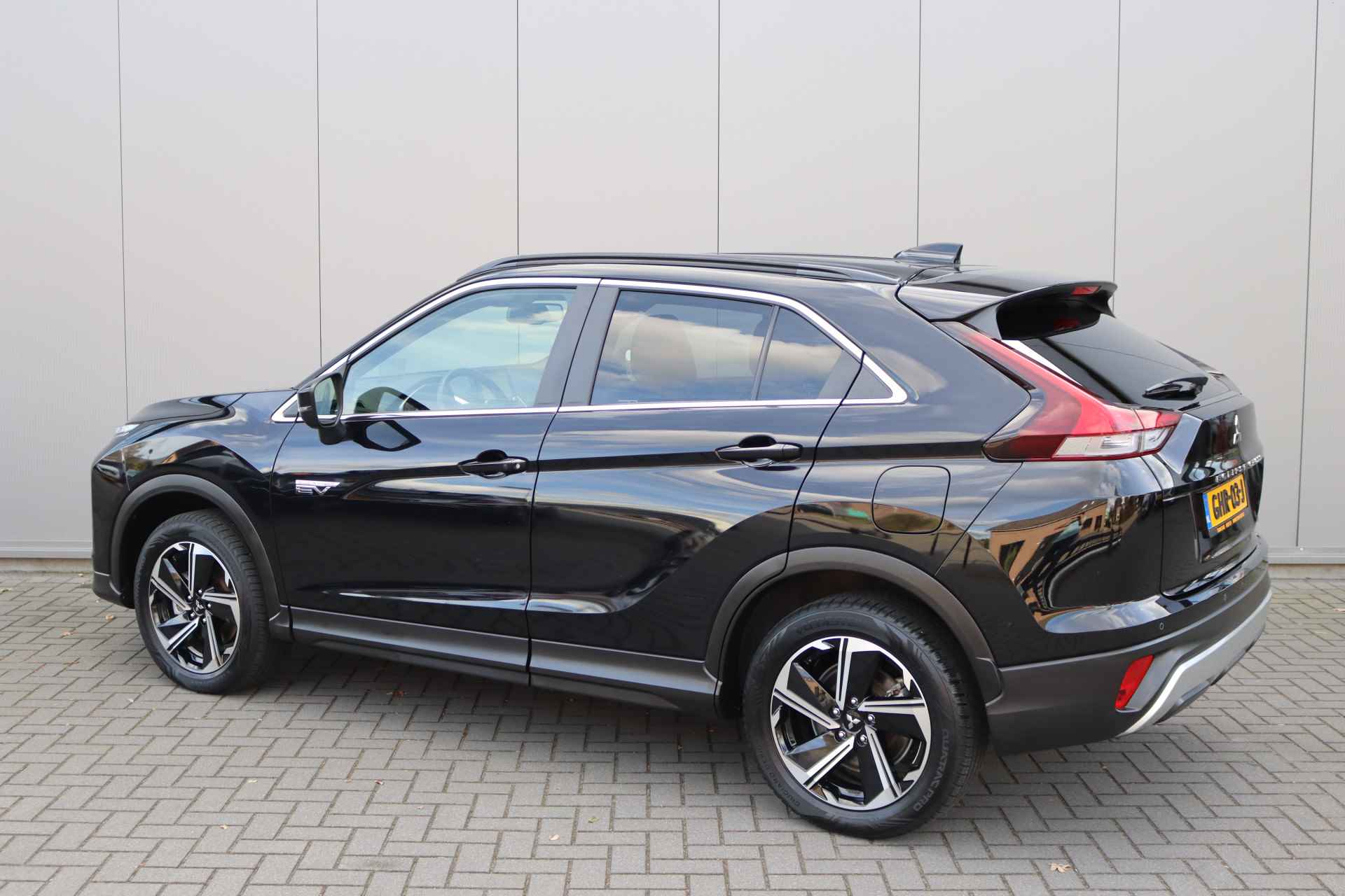 Mitsubishi Eclipse Cross 2.4 PHEV Intense+ 1500KG-trekgewicht/Navigatie/Head-up/Winter-pack/Standkachel - 4/34