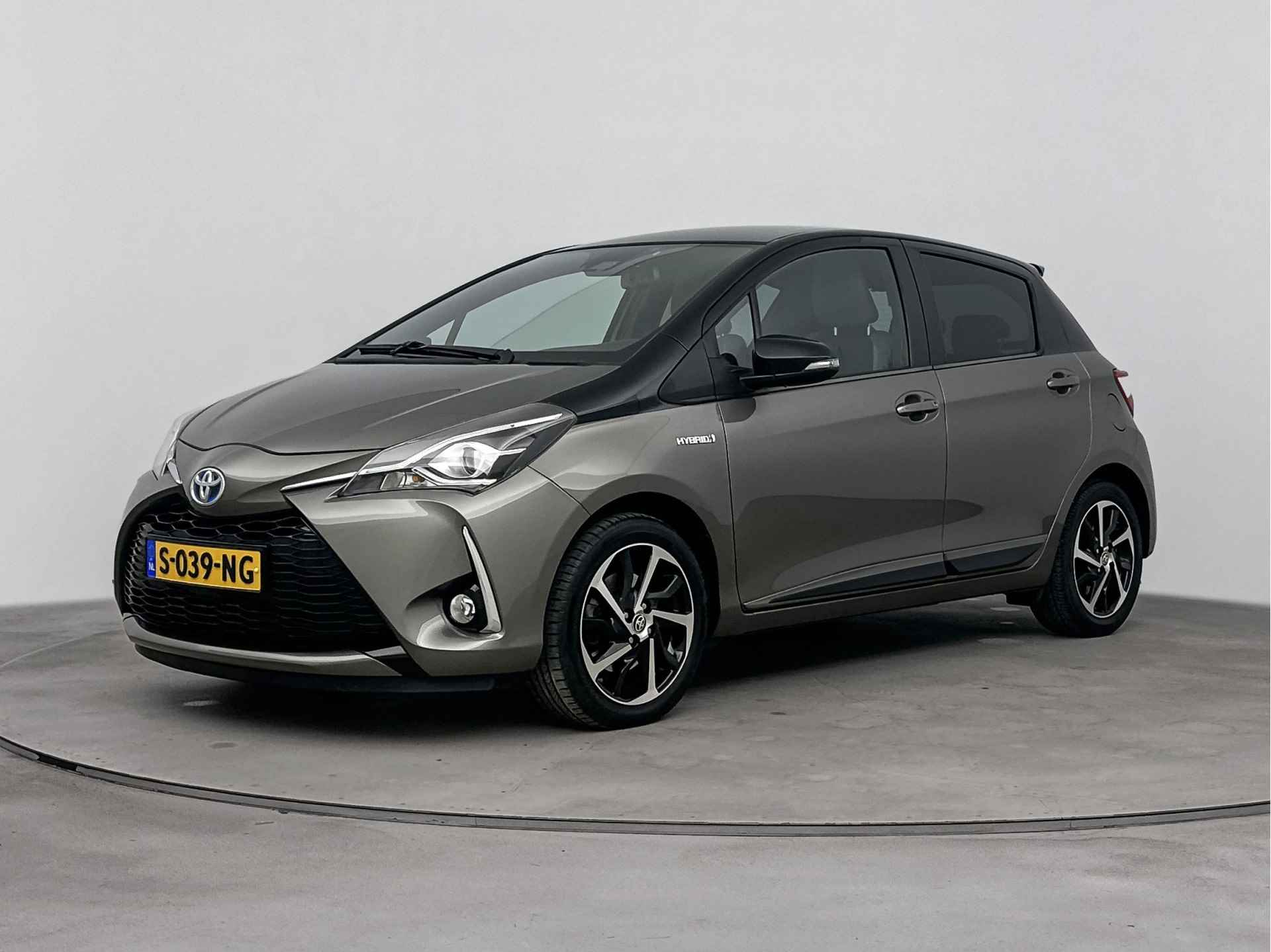 Toyota Yaris 1.5 Hybrid Premium Limited | Camera | Climate Control | LM velgen | - 15/43