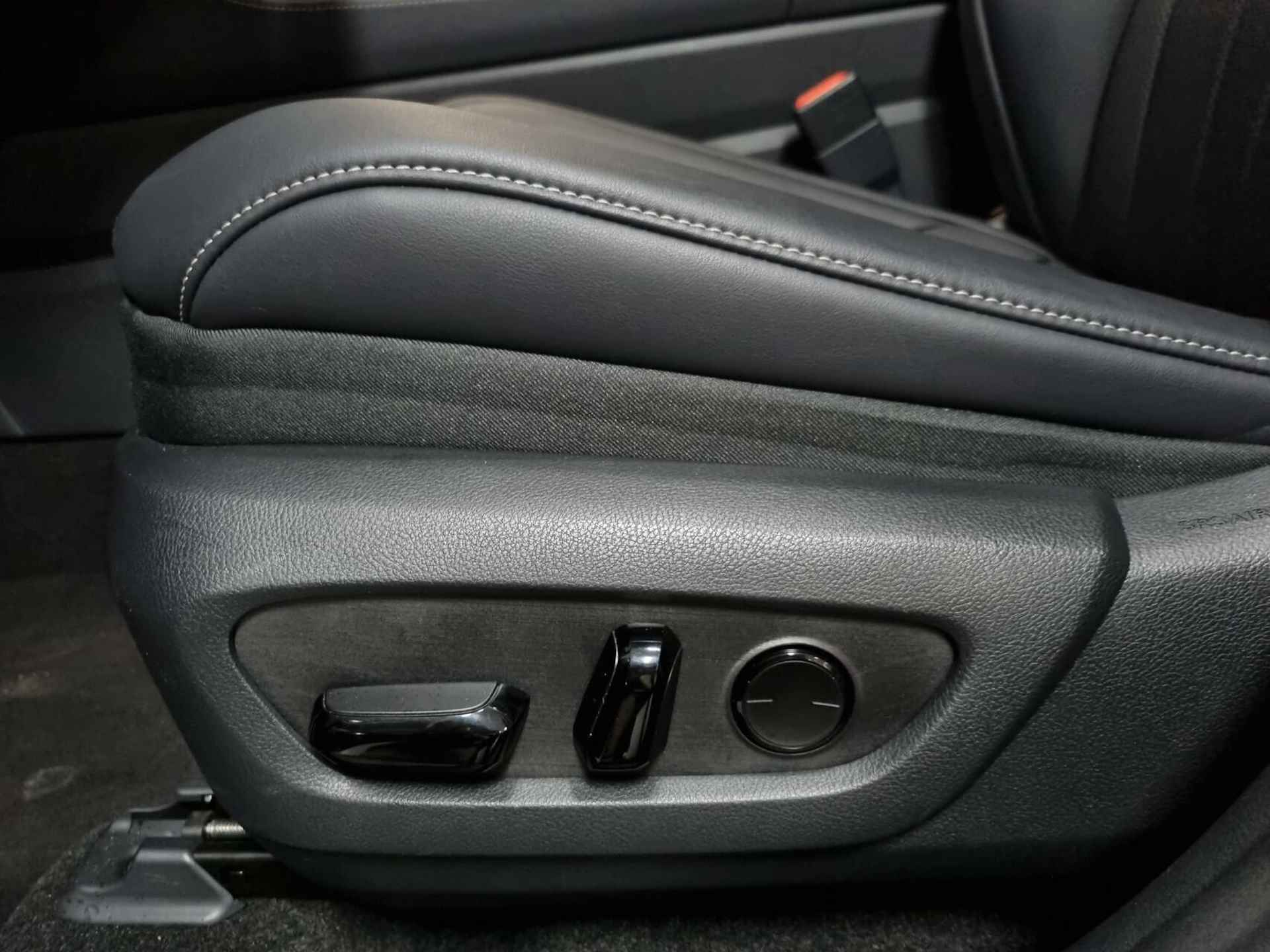 Lexus NX 450h+ AWD F Sport Line Plug-In Hybrid - 28/95