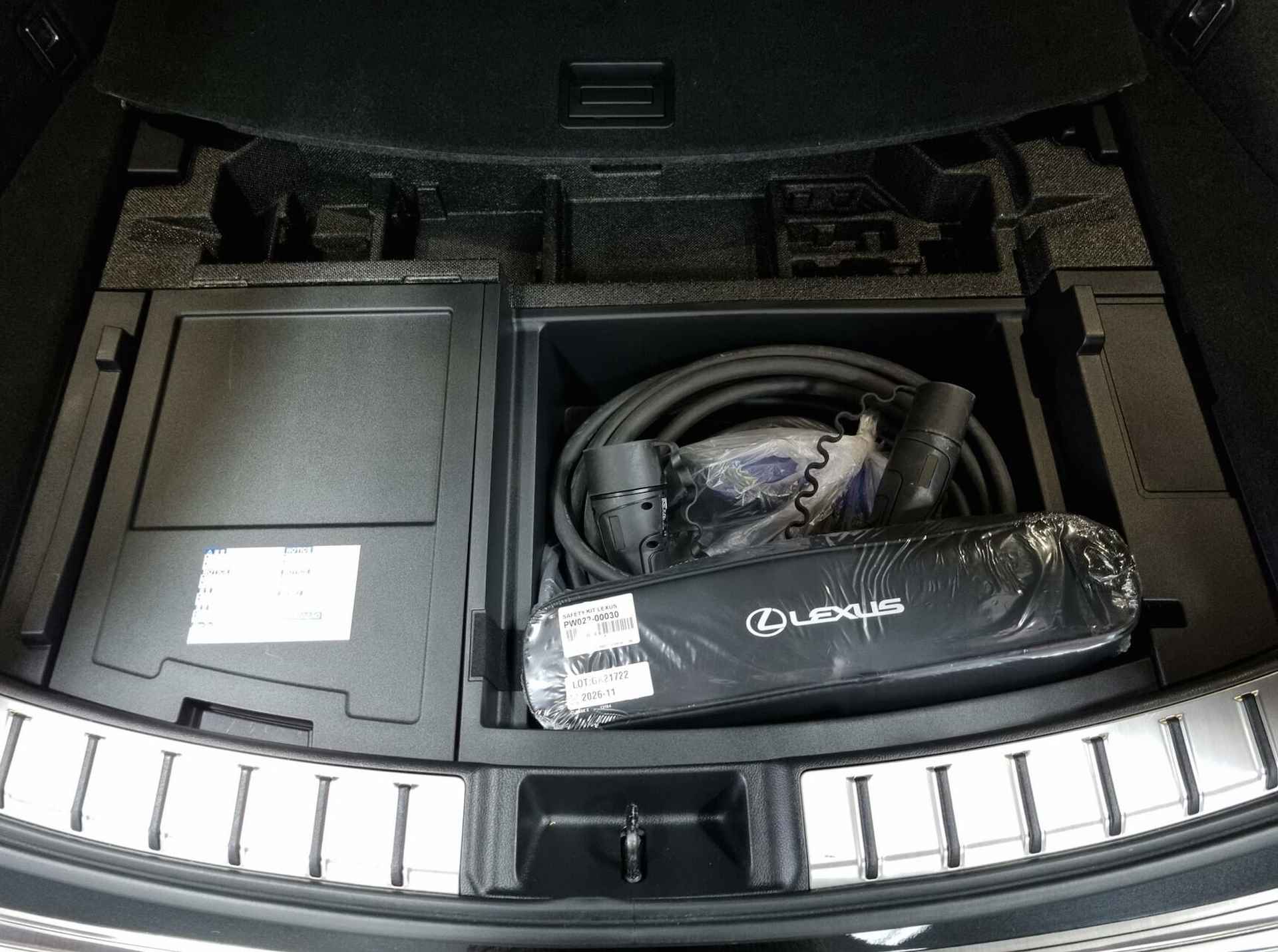 Lexus NX 450h+ AWD F Sport Line Plug-In Hybrid - 32/95