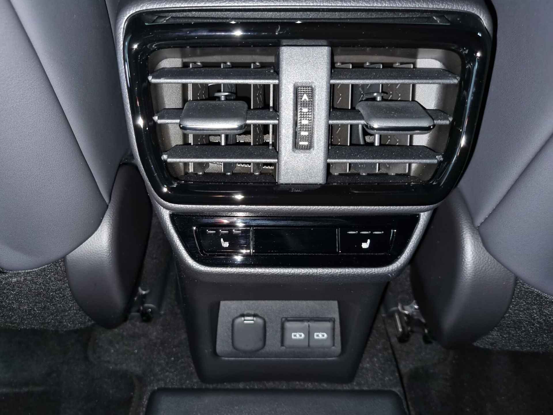 Lexus NX 450h+ AWD F Sport Line Plug-In Hybrid - 34/95