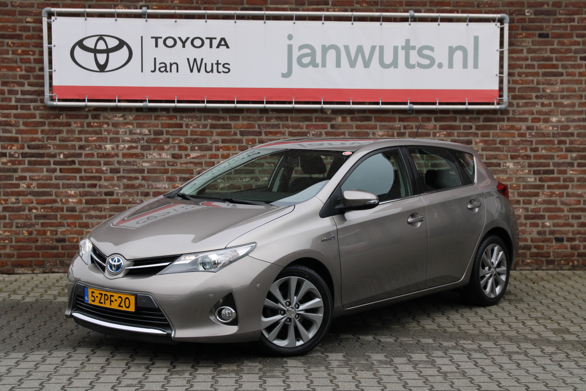 Toyota Auris 1.8 Hybrid Dynamic + Navi + PDC