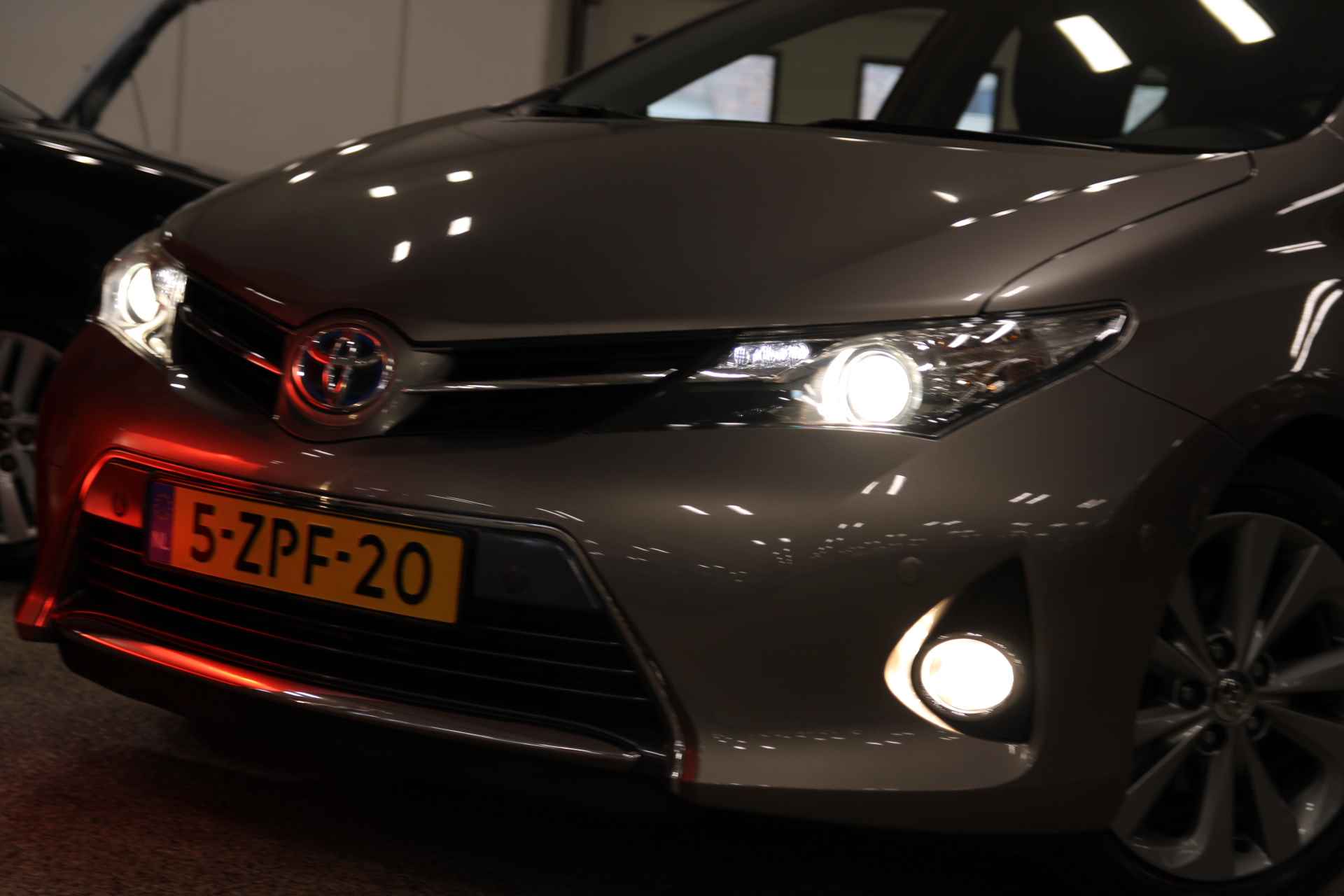 Toyota Auris 1.8 Hybrid Dynamic + Navi + PDC - 14/39