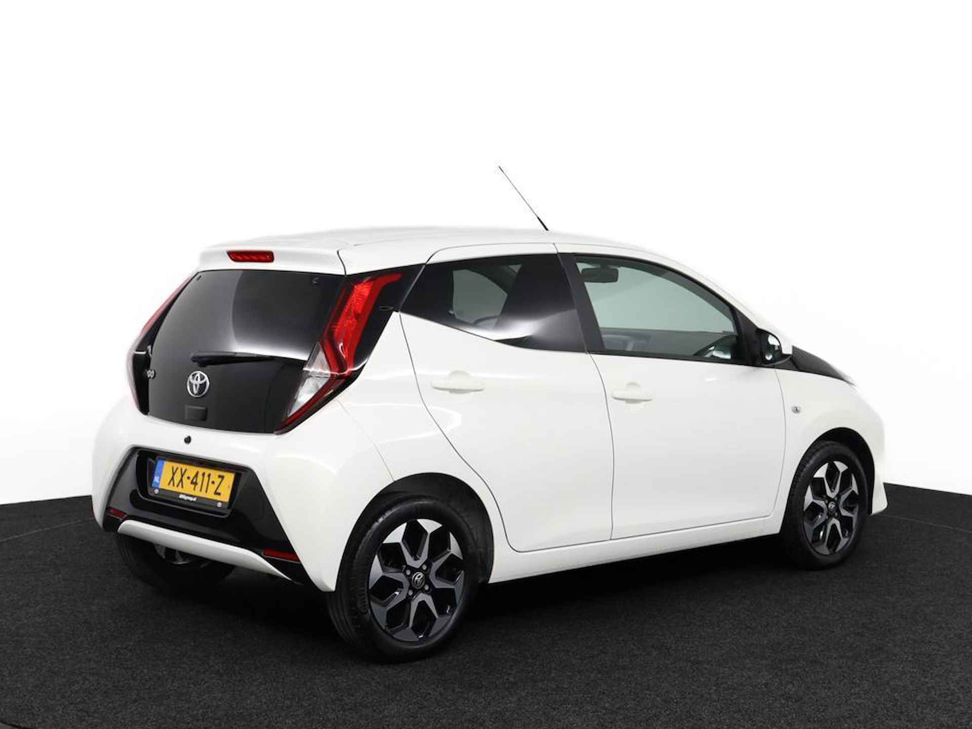 Toyota Aygo 1.0 VVT-i x-joy | Airconditioning | Centrale deurvergrendeling op afstand | NAP | - 2/49