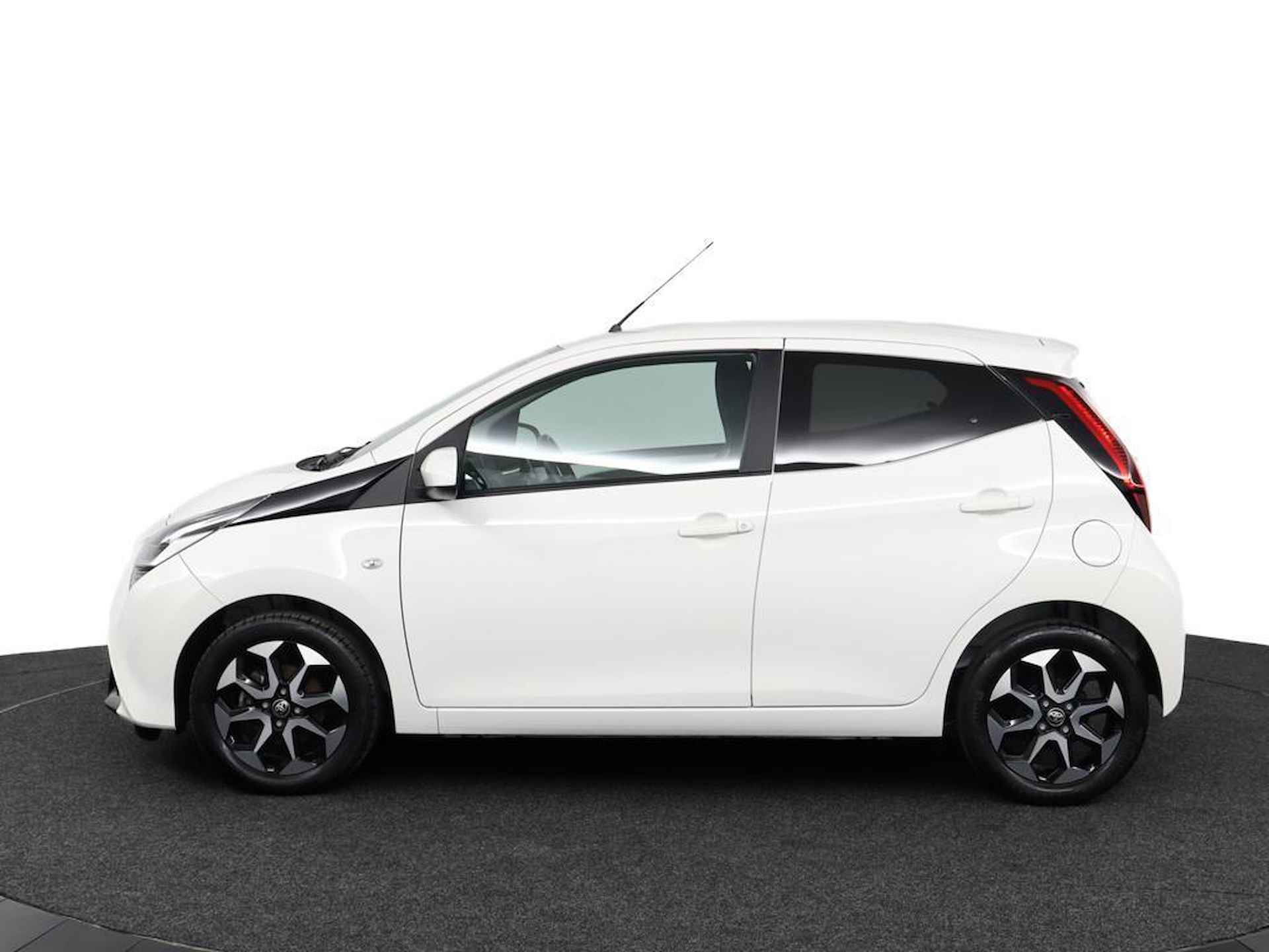 Toyota Aygo 1.0 VVT-i x-joy | Airconditioning | Centrale deurvergrendeling op afstand | NAP | - 3/49