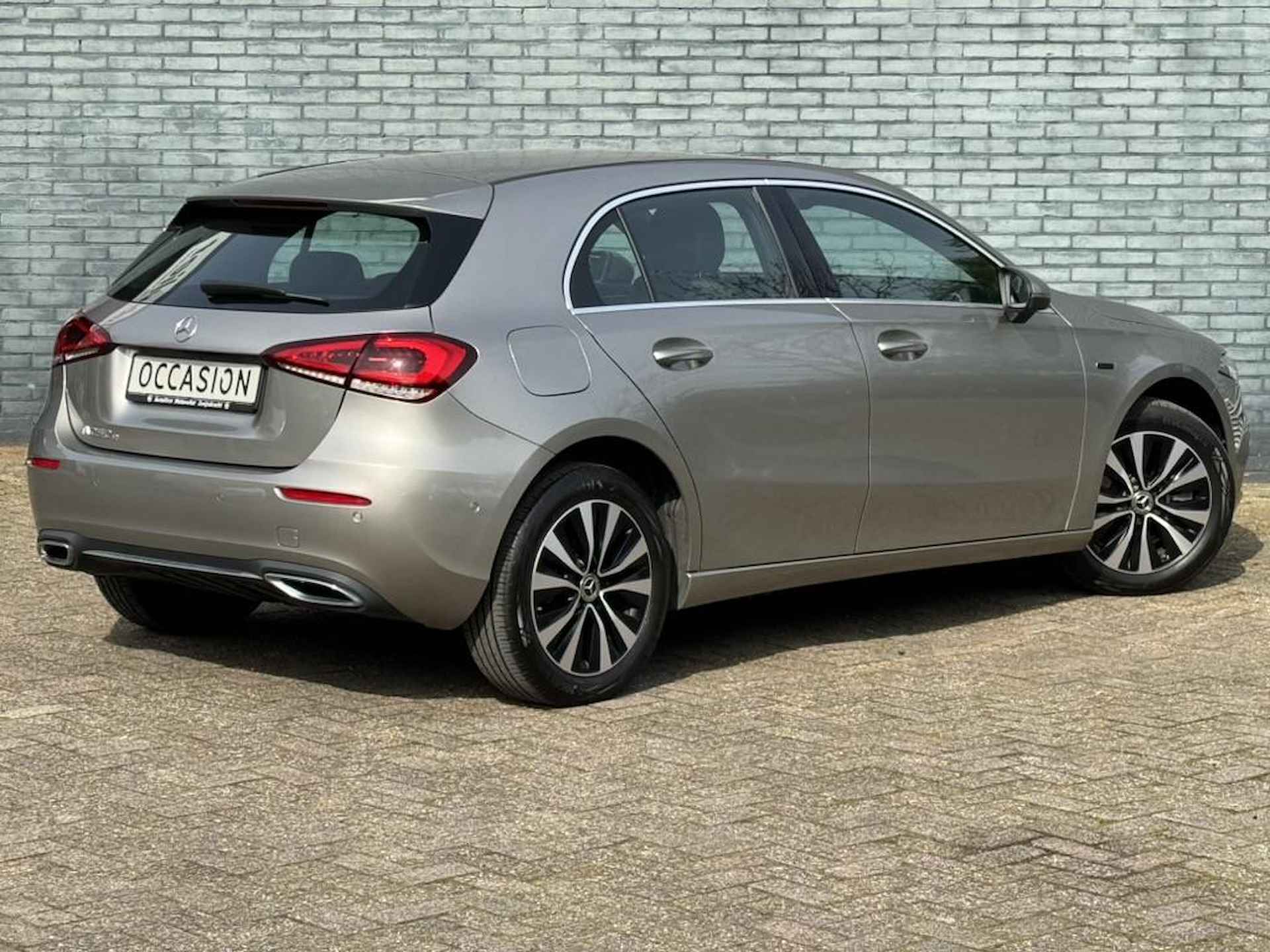 Mercedes-Benz A-klasse 250 e Premium I INCL. € 850,00 AFL.KOSTEN + BOVAG GARANTIE - 2/42