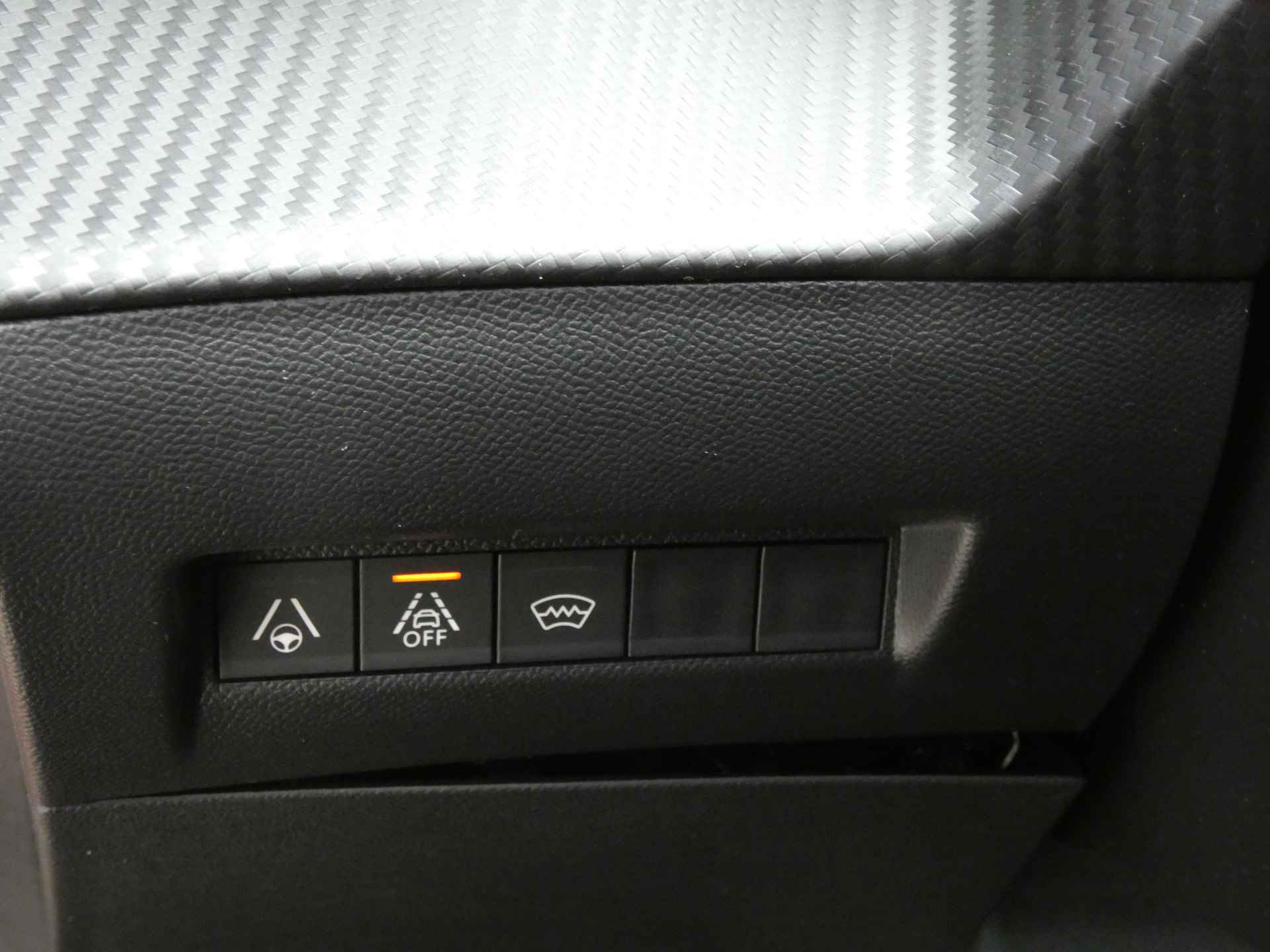 Peugeot 2008 1.2 PureTech GT Pack 155 pk Automaat | Panorama dak | Camera | Navigatie - 30/59