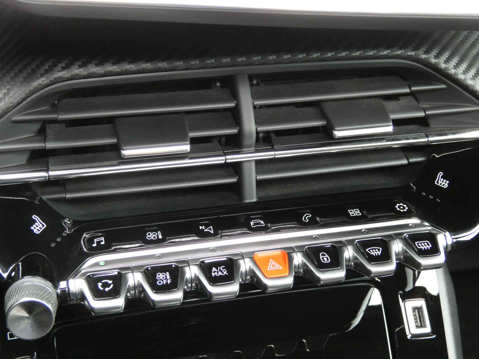 Peugeot 2008 1.2 PureTech GT Pack 155 pk Automaat | Panorama dak | Camera | Navigatie - 43/59