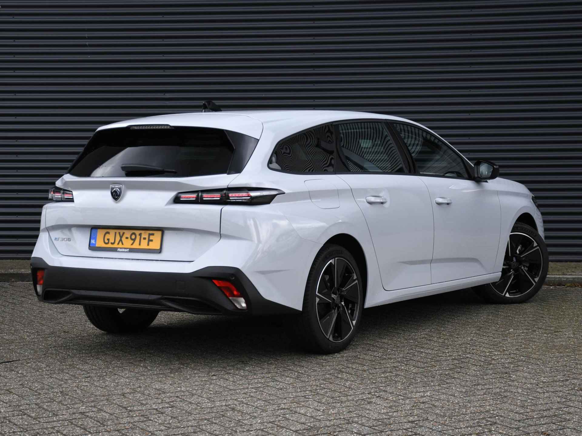 Peugeot e-308 SW Style EV 54kWh 156pk Automaat NAVI | ADAP. CRUISE | APPLE CARPLAY | DAB | LANE ASSIST | STANDKACHEL - 4/29