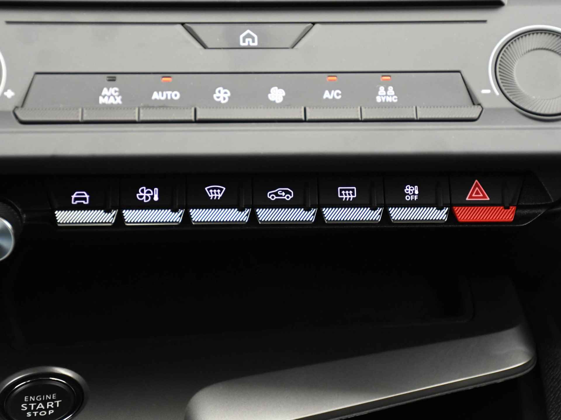 Peugeot e-308 SW Style EV 54kWh 156pk Automaat NAVI | ADAP. CRUISE | APPLE CARPLAY | DAB | LANE ASSIST | STANDKACHEL - 19/29