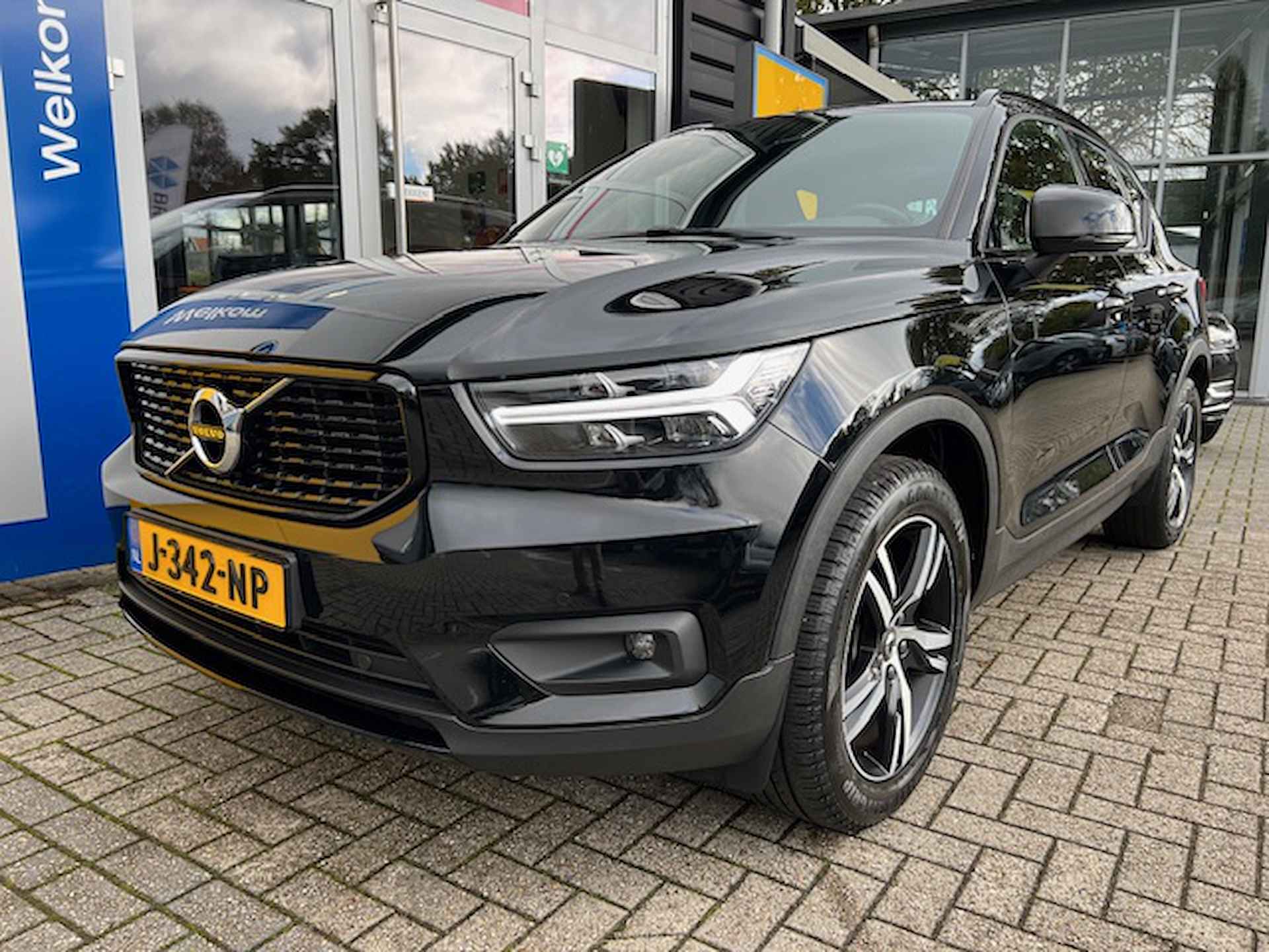 Volvo XC40 R-Design T3 164PK | WEGKL. TREKHAAK| ADAPTIVE CRUISE CONTROL| STOEL-, STUUR- EN VOORRUITVERWARMING| CAMERA| PARKEERSENSOREN V+A| - 3/37