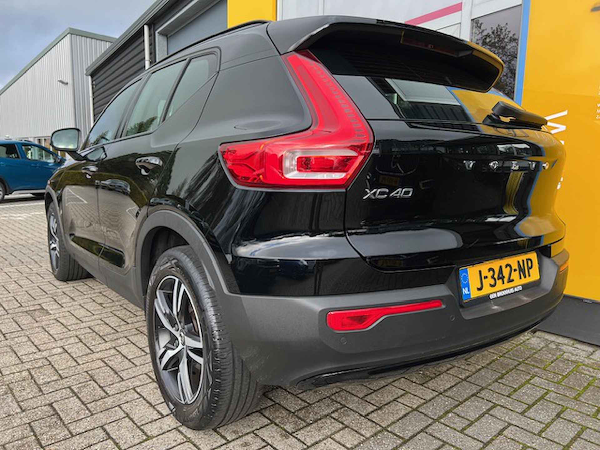 Volvo XC40 R-Design T3 164PK | WEGKL. TREKHAAK| ADAPTIVE CRUISE CONTROL| STOEL-, STUUR- EN VOORRUITVERWARMING| CAMERA| PARKEERSENSOREN V+A| - 5/37