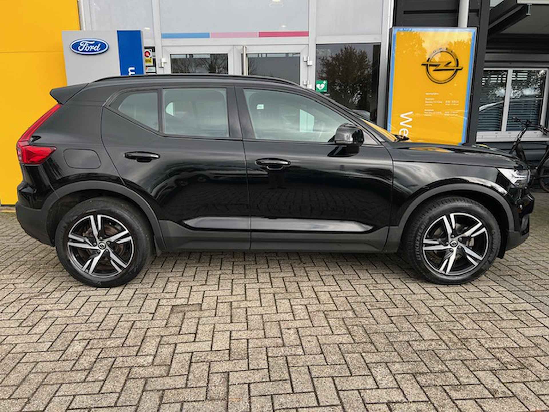 Volvo XC40 R-Design T3 164PK | WEGKL. TREKHAAK| ADAPTIVE CRUISE CONTROL| STOEL-, STUUR- EN VOORRUITVERWARMING| CAMERA| PARKEERSENSOREN V+A| - 8/37