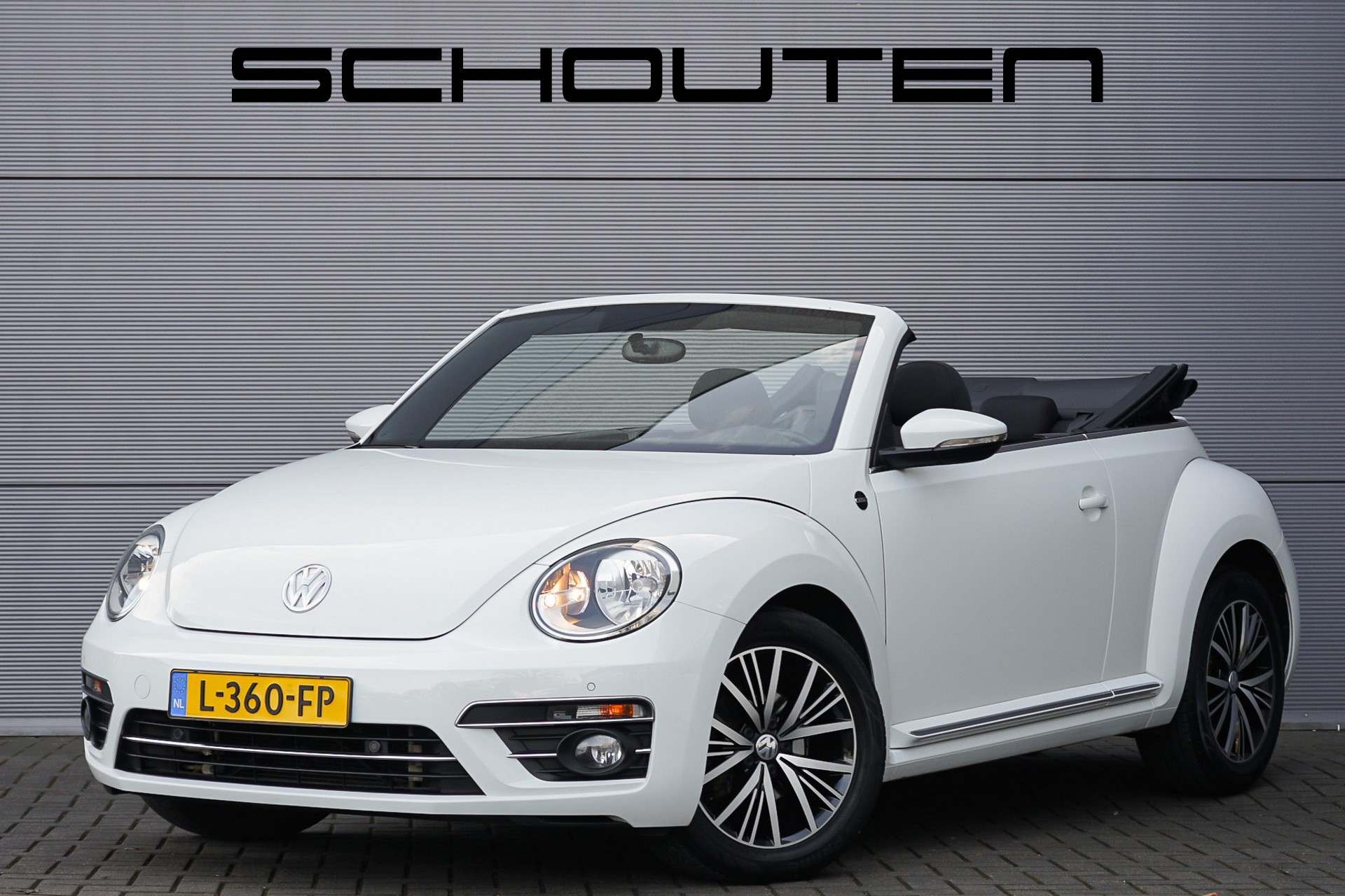 Volkswagen Beetle Cabriolet 1.2 TSI Design Aut Navi CarPlay Stoelverw