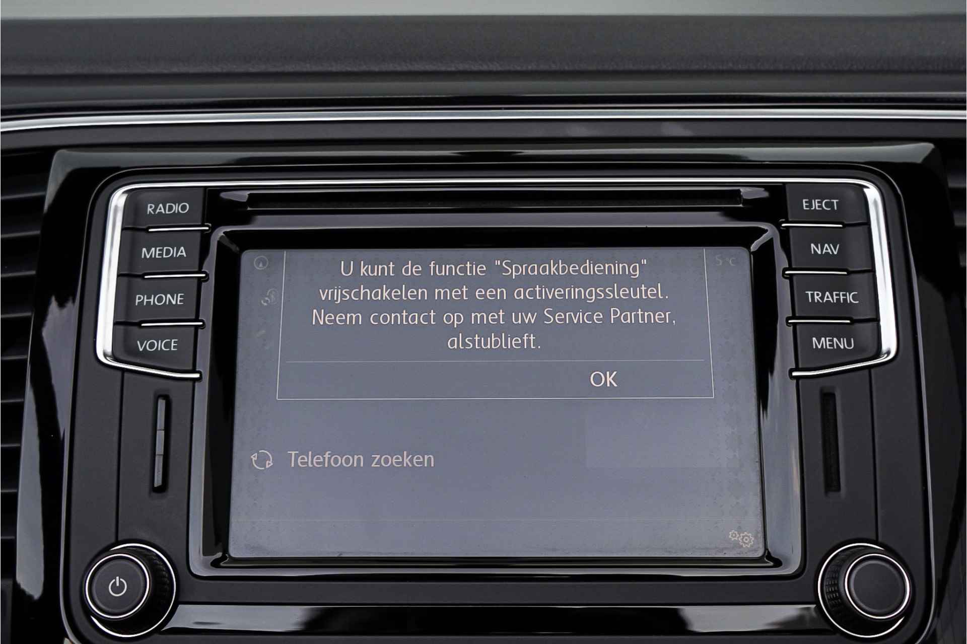 Volkswagen Beetle Cabriolet 1.2 TSI Design Aut Navi CarPlay Stoelverw - 33/45