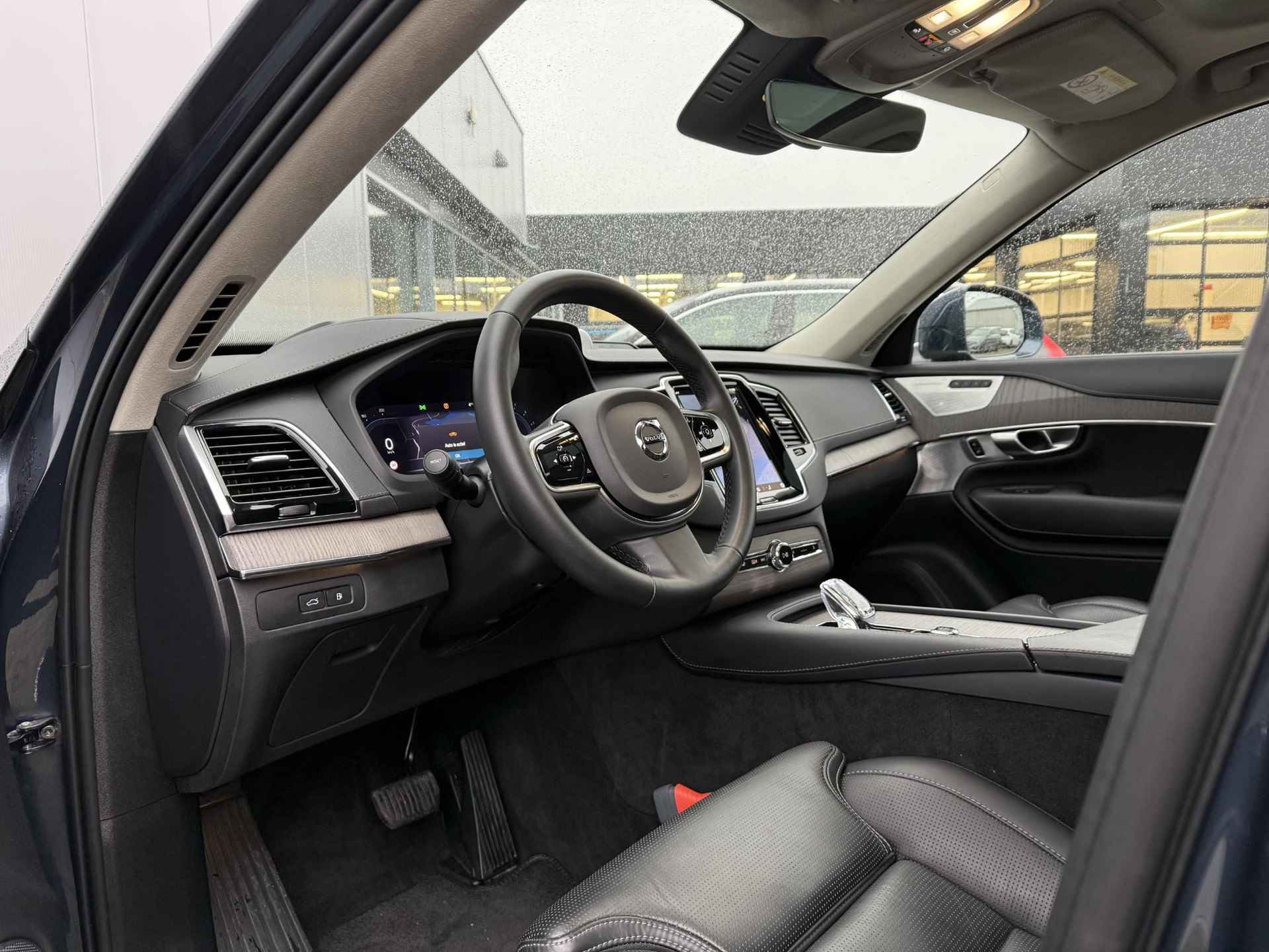 Volvo XC90 T8 AUT8 456PK Ultimate Bright, Luchtvering, Trekhaak, 360 Graden Camera, Massagefunctie In Voorstoelen, Gelaagde Zijruit, Bowers & Wilkins Audio, Panorama Dak, Electronic Climate Control, Navigatiesysteem, Parkeersensoren, Draadloze Telefoonoplader - 3/37