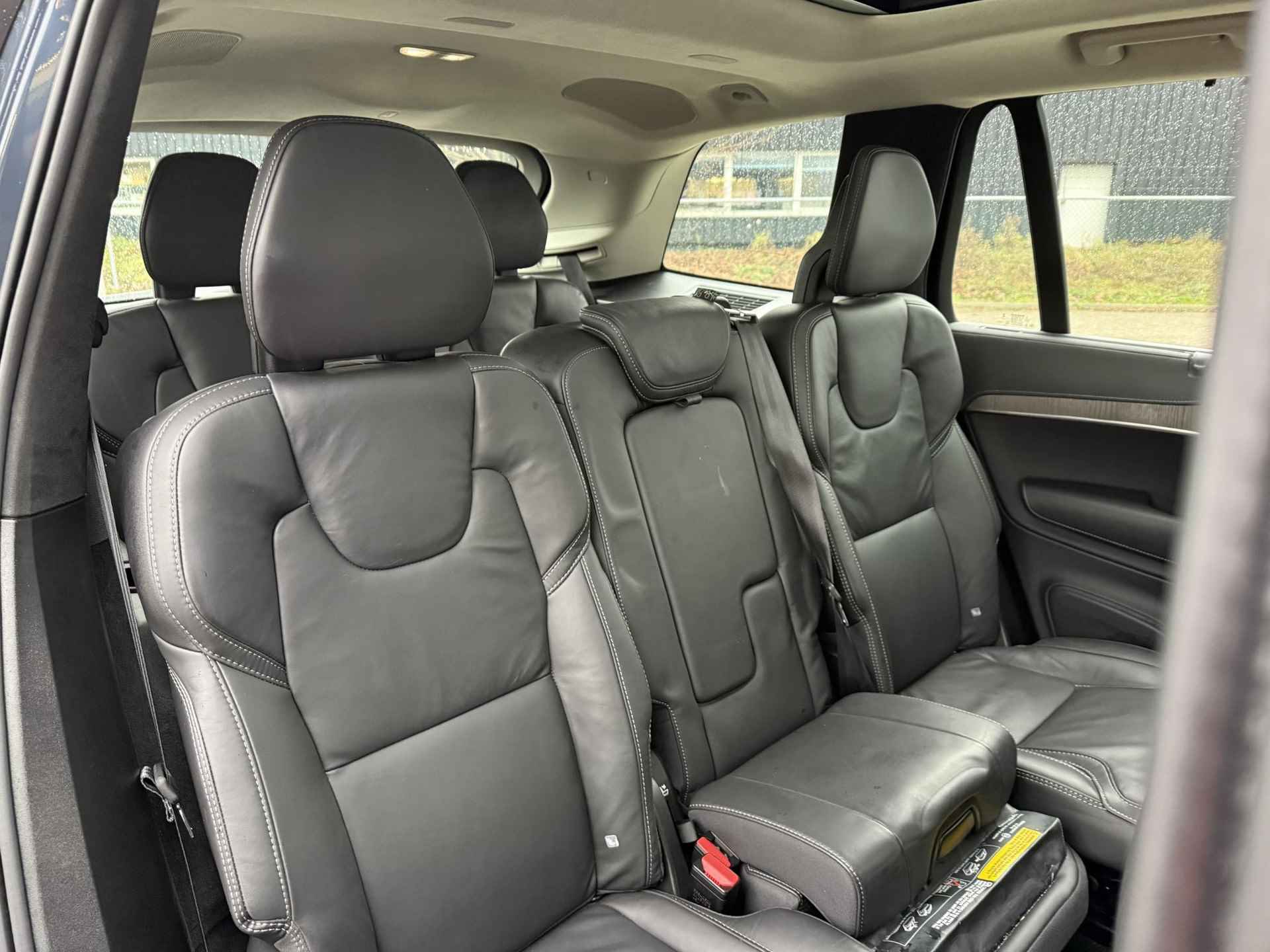 Volvo XC90 T8 AUT8 456PK Ultimate Bright, Luchtvering, Trekhaak, 360 Graden Camera, Massagefunctie In Voorstoelen, Gelaagde Zijruit, Bowers & Wilkins Audio, Panorama Dak, Electronic Climate Control, Navigatiesysteem, Parkeersensoren, Draadloze Telefoonoplader - 8/37