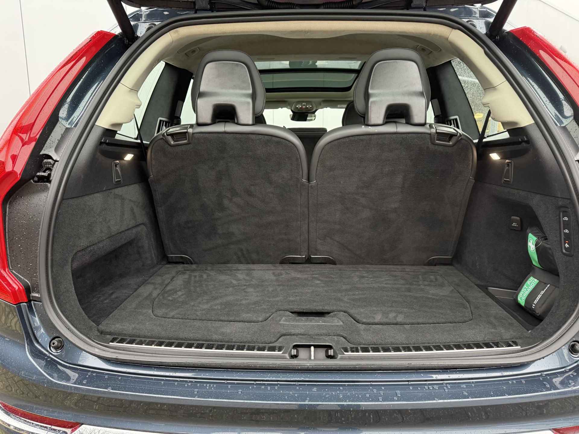 Volvo XC90 T8 AUT8 456PK Ultimate Bright, Luchtvering, Trekhaak, 360 Graden Camera, Massagefunctie In Voorstoelen, Gelaagde Zijruit, Bowers & Wilkins Audio, Panorama Dak, Electronic Climate Control, Navigatiesysteem, Parkeersensoren, Draadloze Telefoonoplader - 20/37