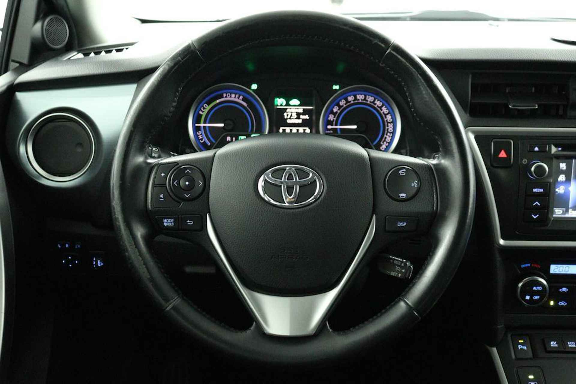 Toyota Auris 1.8 Hybrid Dynamic | All Season Banden | Parkeersensoren | Smart entry | Cruise control | - 19/53