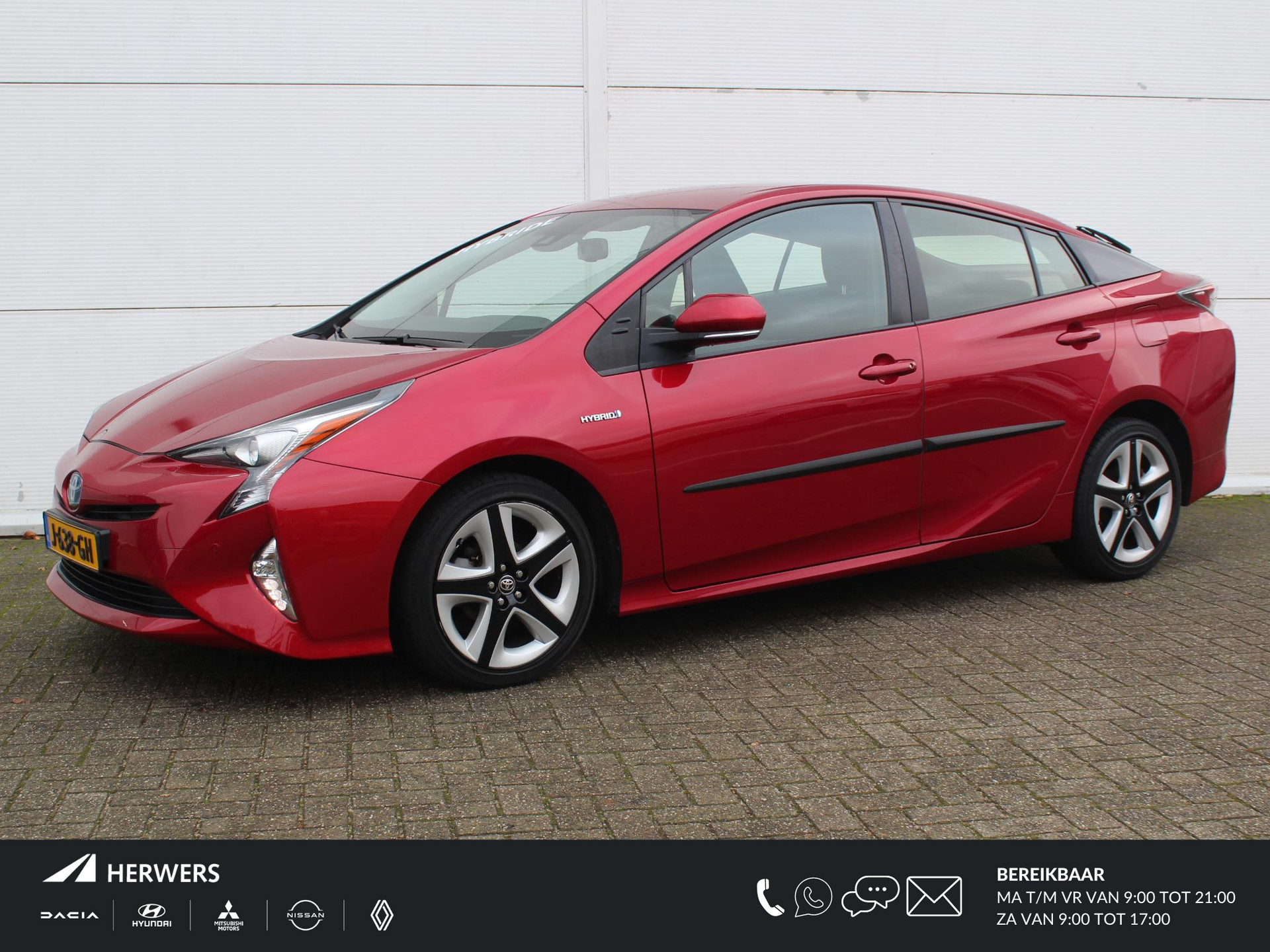 Toyota Prius 1.8 Dynamic Hybrid / Achteruitrijcamera / Navigatie + Apple Carplay/Android Auto / Climate Control / Cruise Control Adaptief / Stoelverwarming Voor /