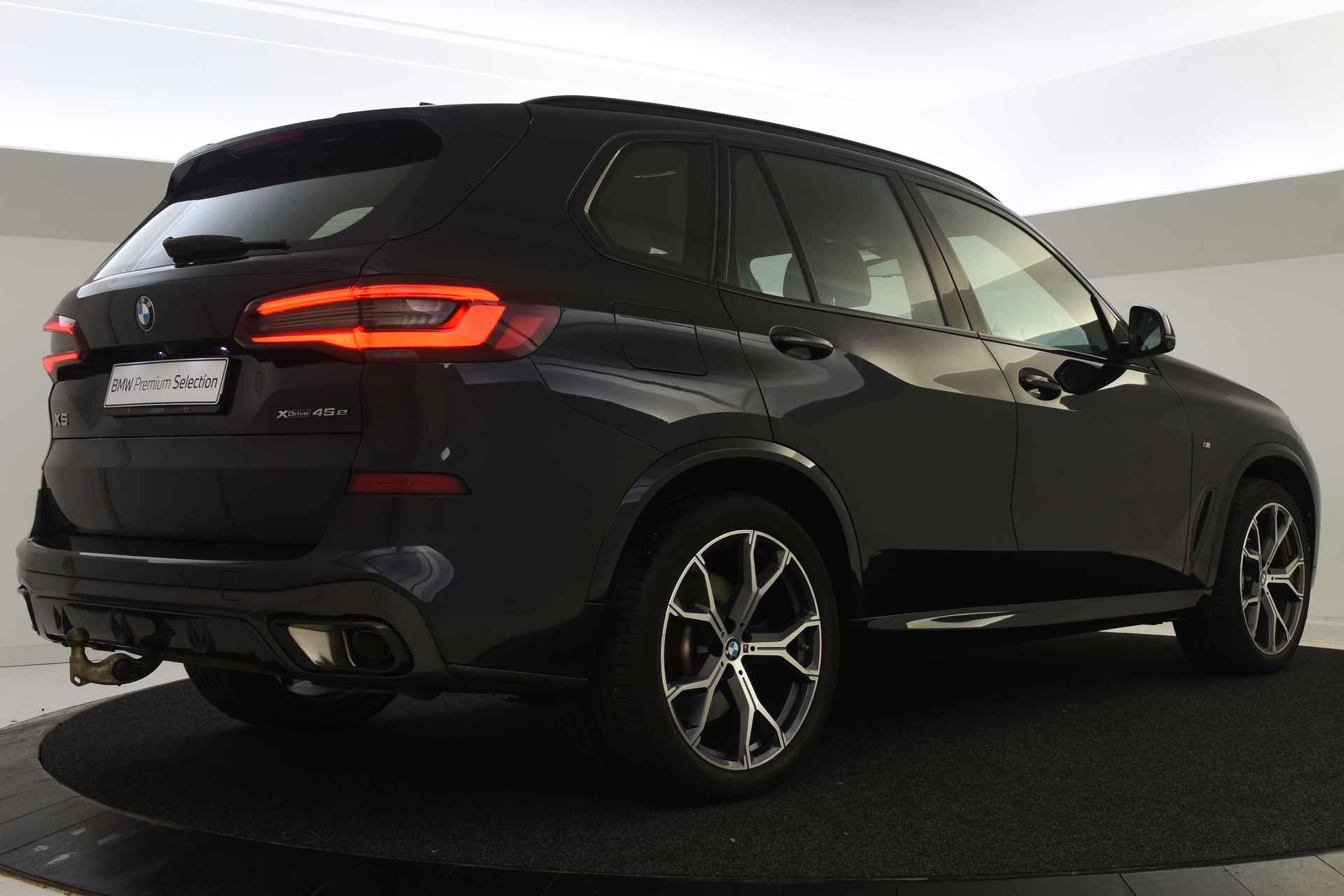 BMW X5 xDrive45e High Executive M Sport Automaat / Trekhaak / Laserlight / Parking Assistant Plus / Adaptief onderstel / Comfortstoelen / Live Cockpit Professional - 3/55