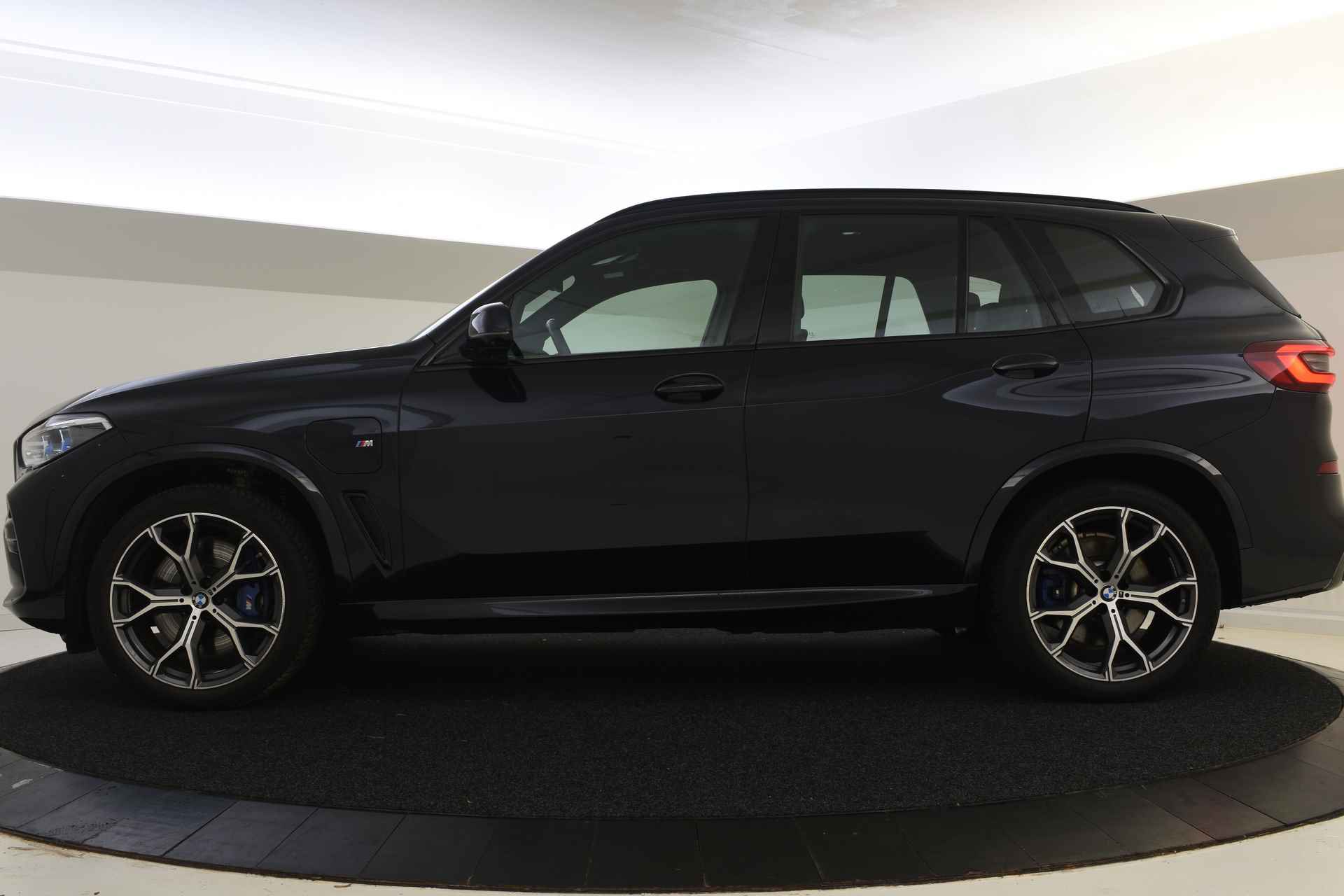 BMW X5 xDrive45e High Executive M Sport Automaat / Trekhaak / Laserlight / Parking Assistant Plus / Adaptief onderstel / Comfortstoelen / Live Cockpit Professional - 4/55