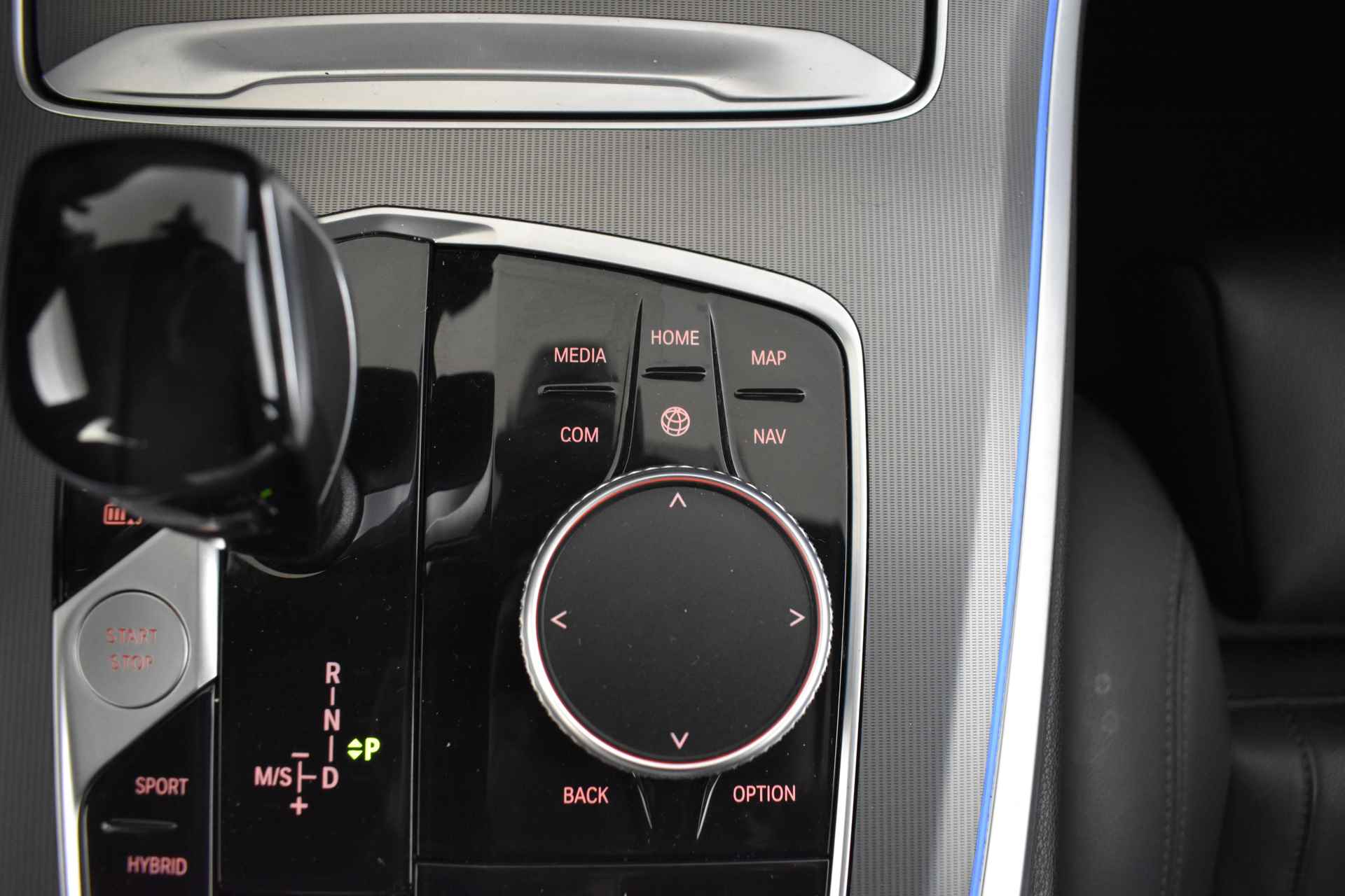 BMW X5 xDrive45e High Executive M Sport Automaat / Trekhaak / Laserlight / Parking Assistant Plus / Adaptief onderstel / Comfortstoelen / Live Cockpit Professional - 31/55